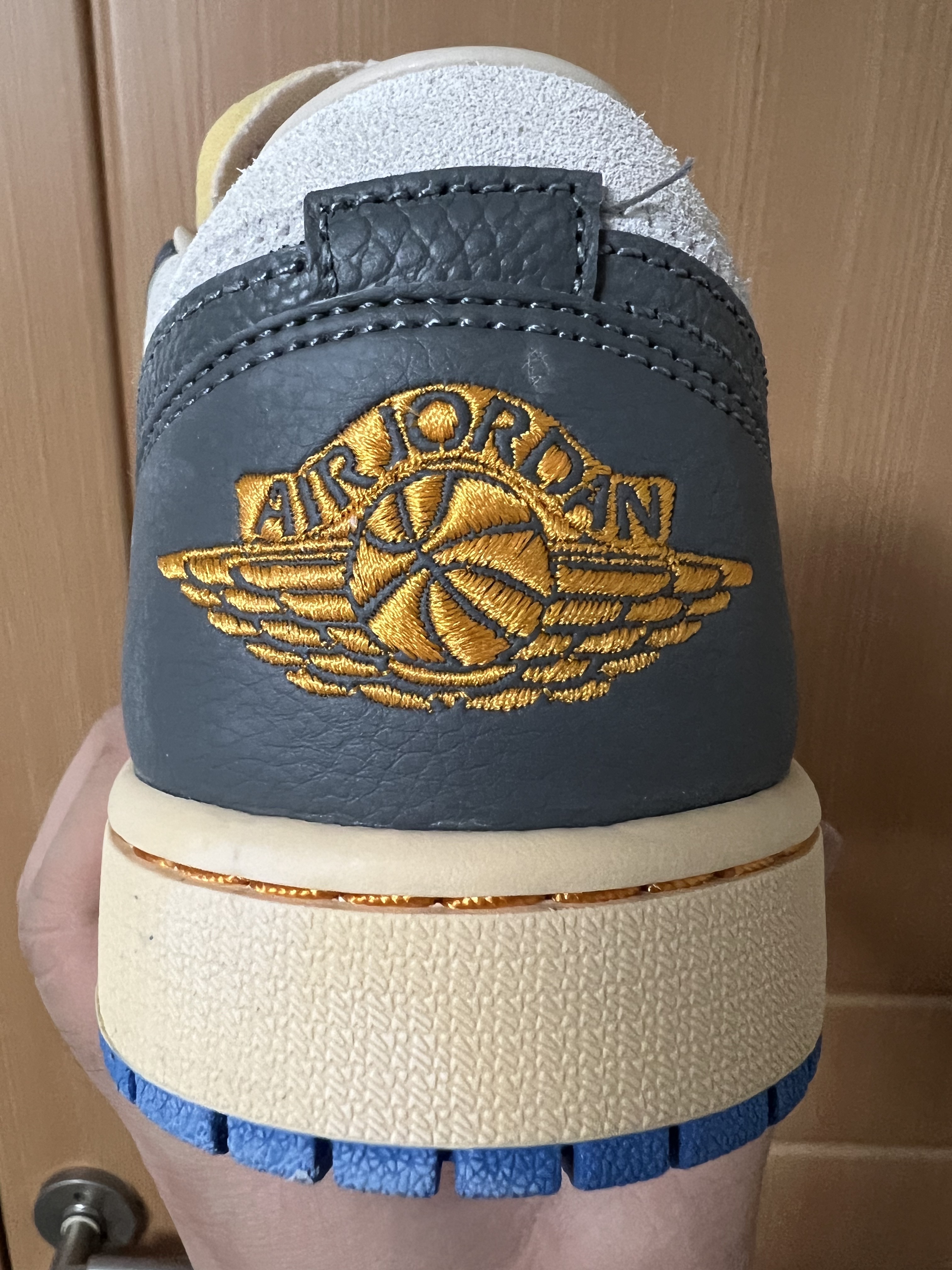 Jordan 1 Low SE Tokyo 96 착용 스타일 - 3