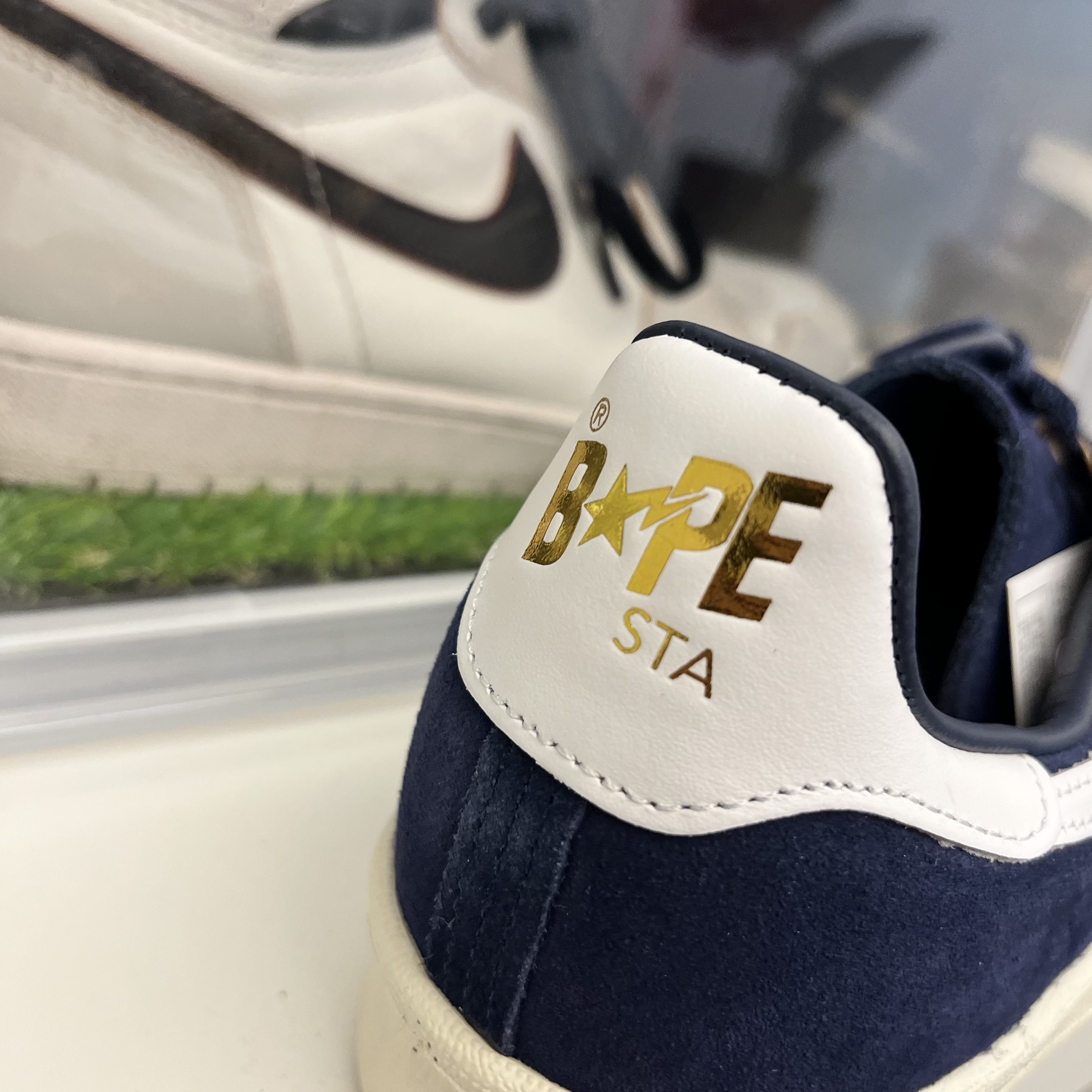 Adidas x BAPE Campus 80s Collegiate Navy 착용 스타일 - 1
