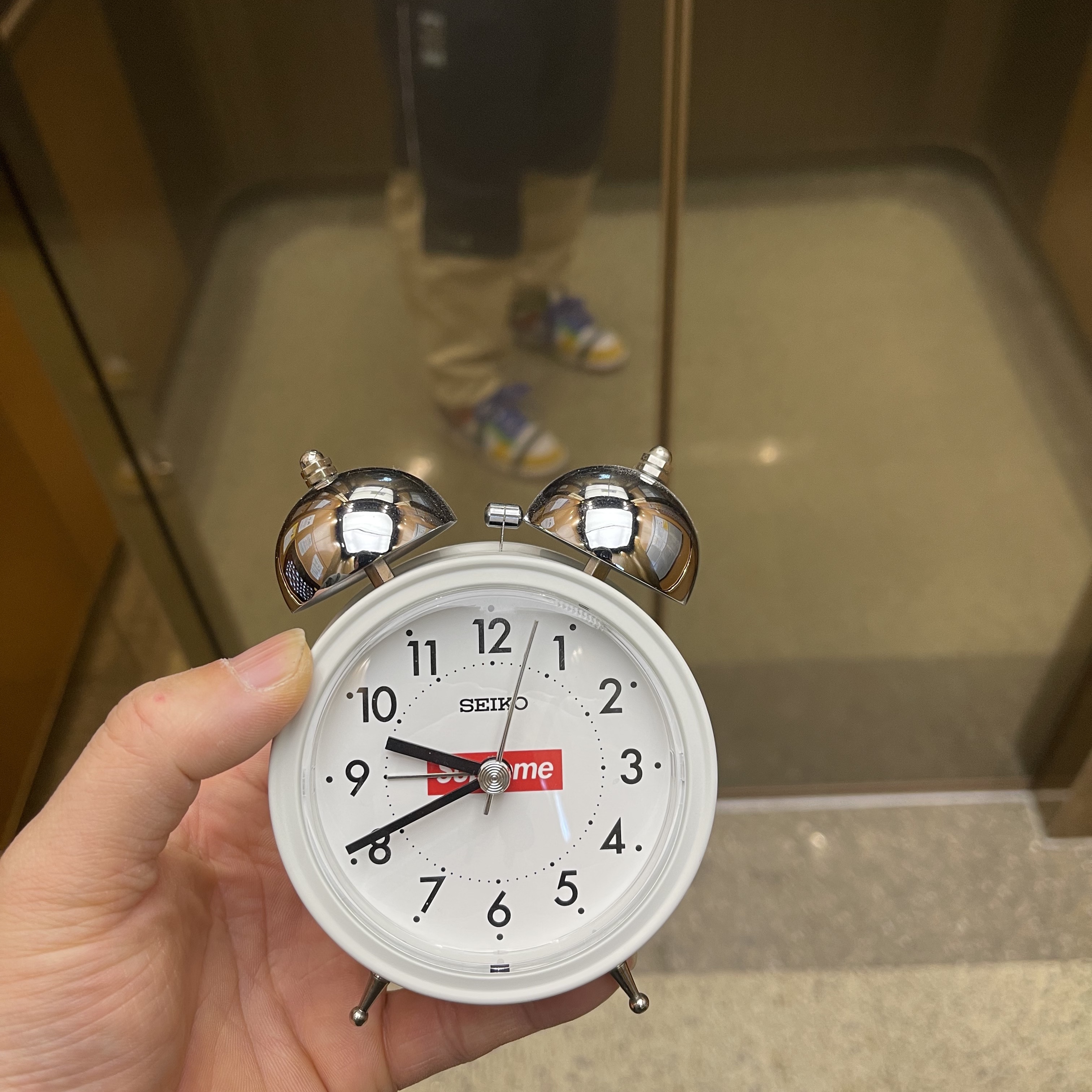 Supreme x Seiko Alarm Clock White - 22FW 착용 스타일 - 2