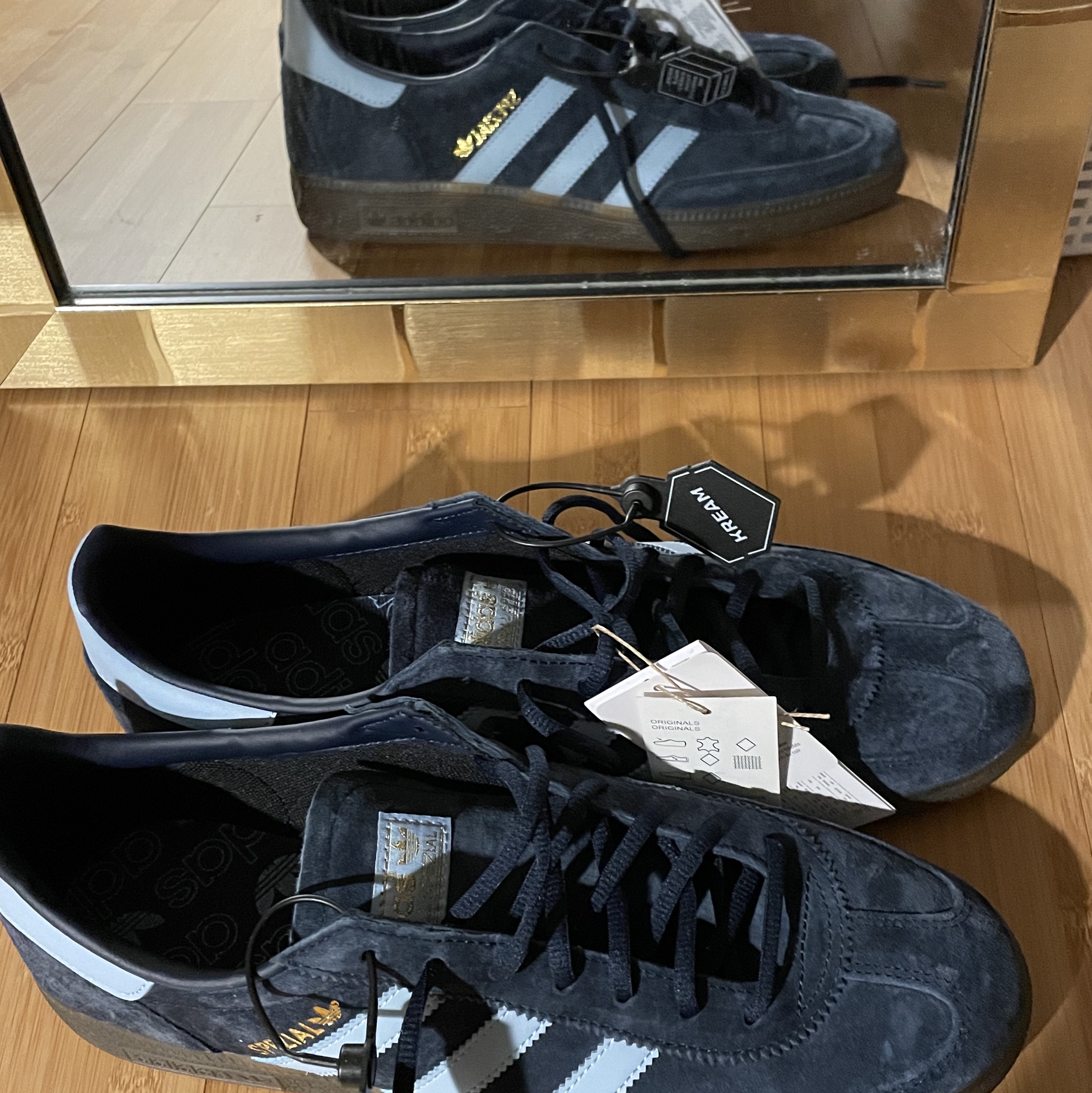 Adidas Spezial Handball Collegiate Navy 착용 스타일