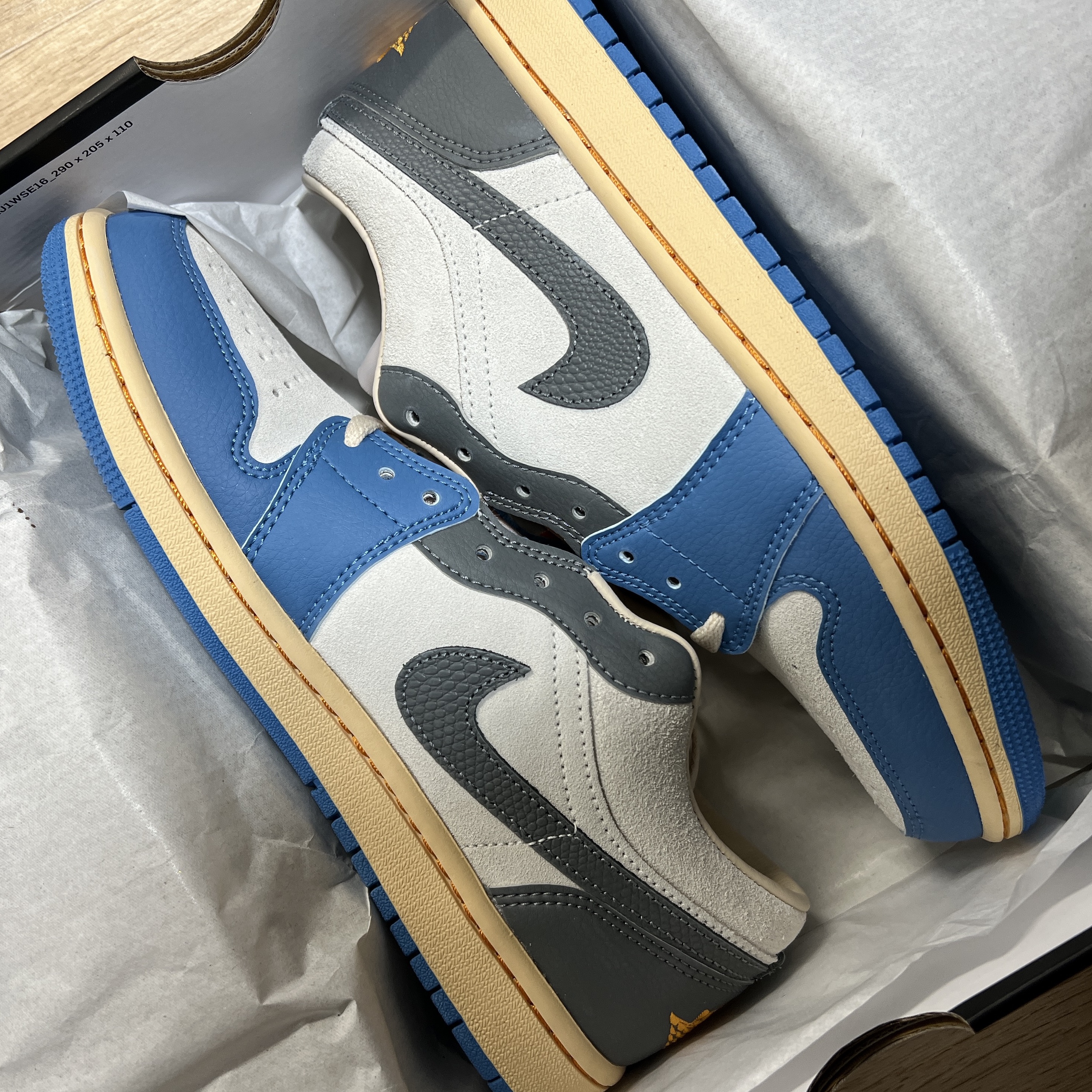 Jordan 1 Low SE Tokyo 96 착용 스타일