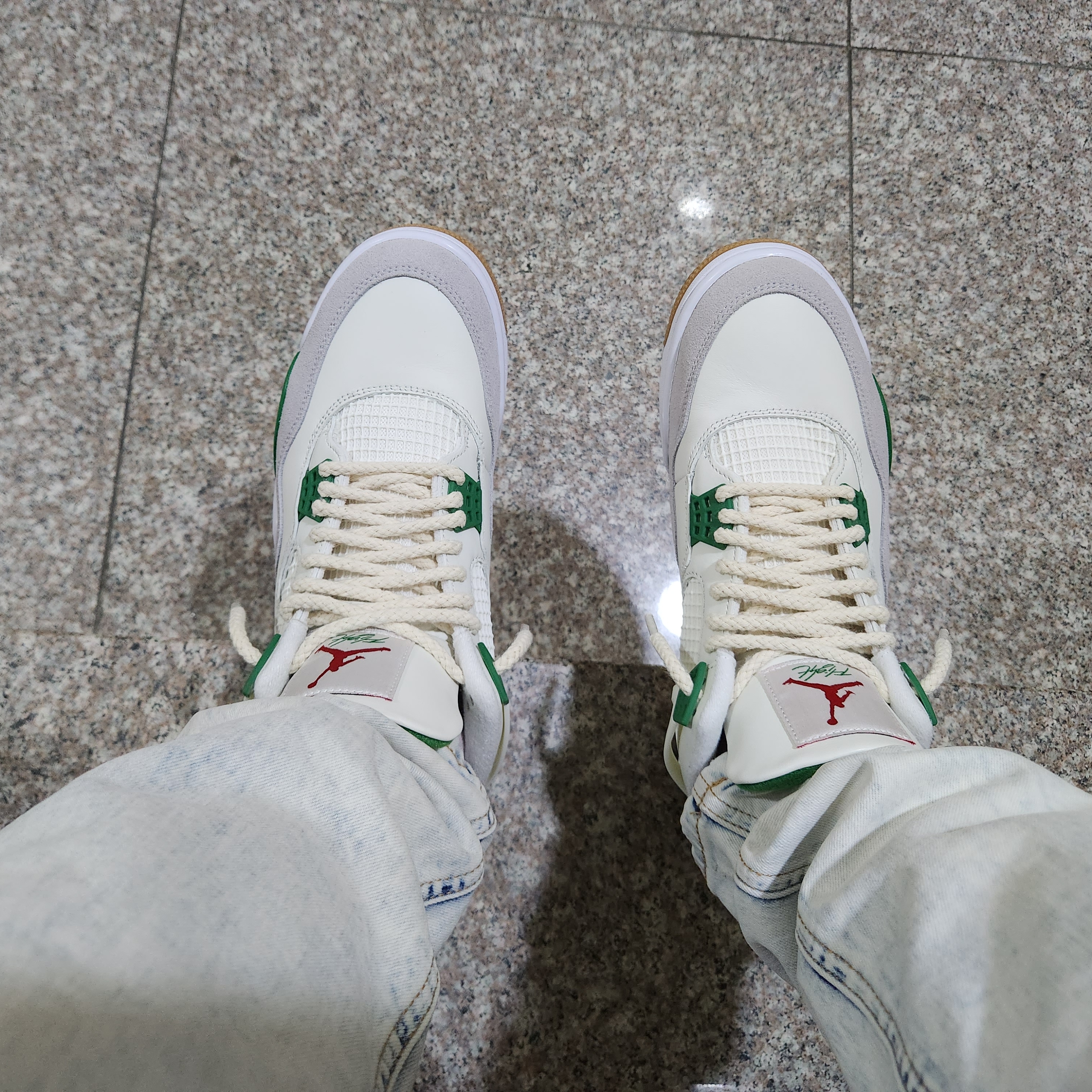Jordan 4 x Nike SB Retro SP Pine Green 착용 스타일 - 4