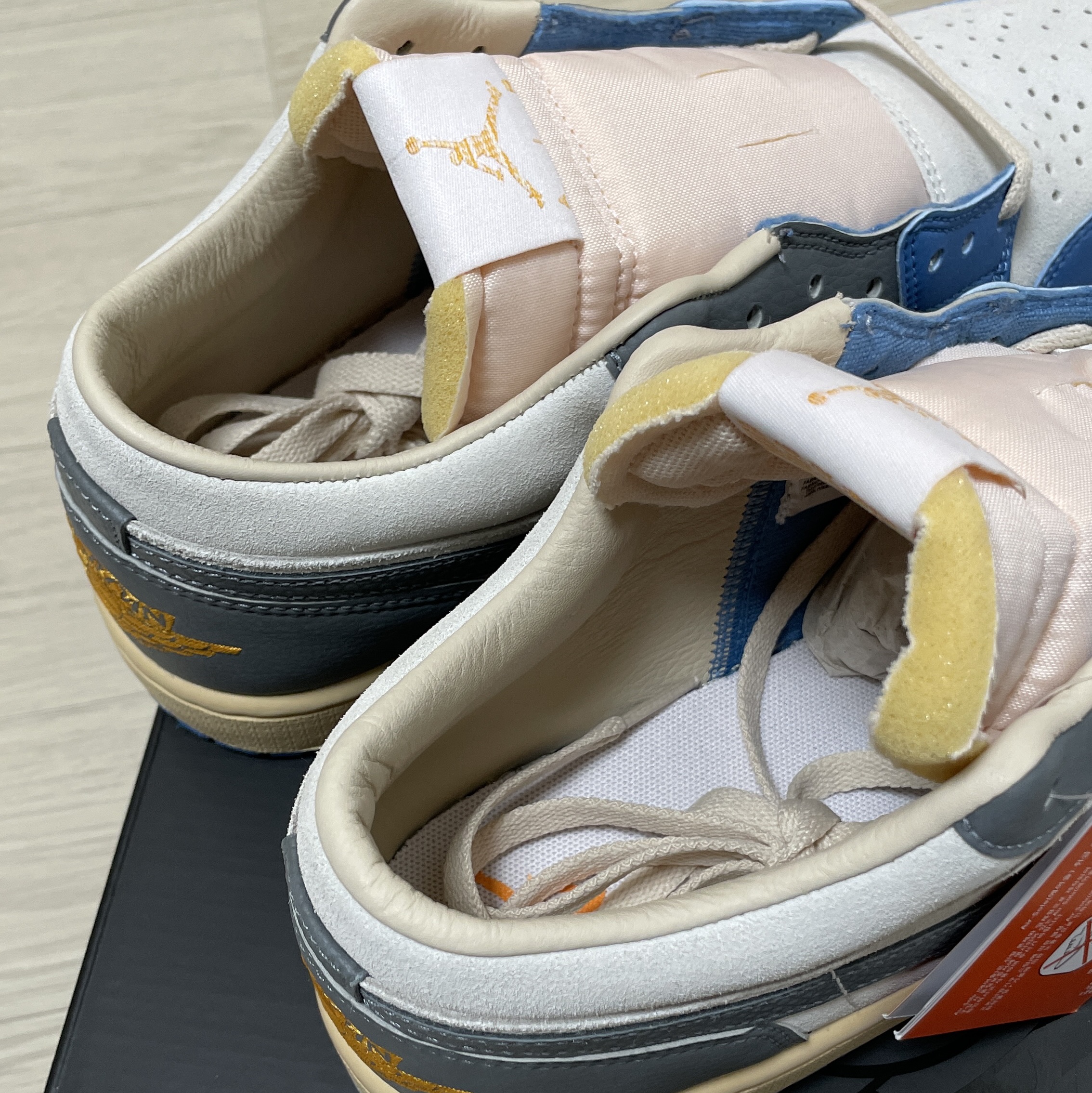 Jordan 1 Low SE Tokyo 96 착용 스타일 - 2