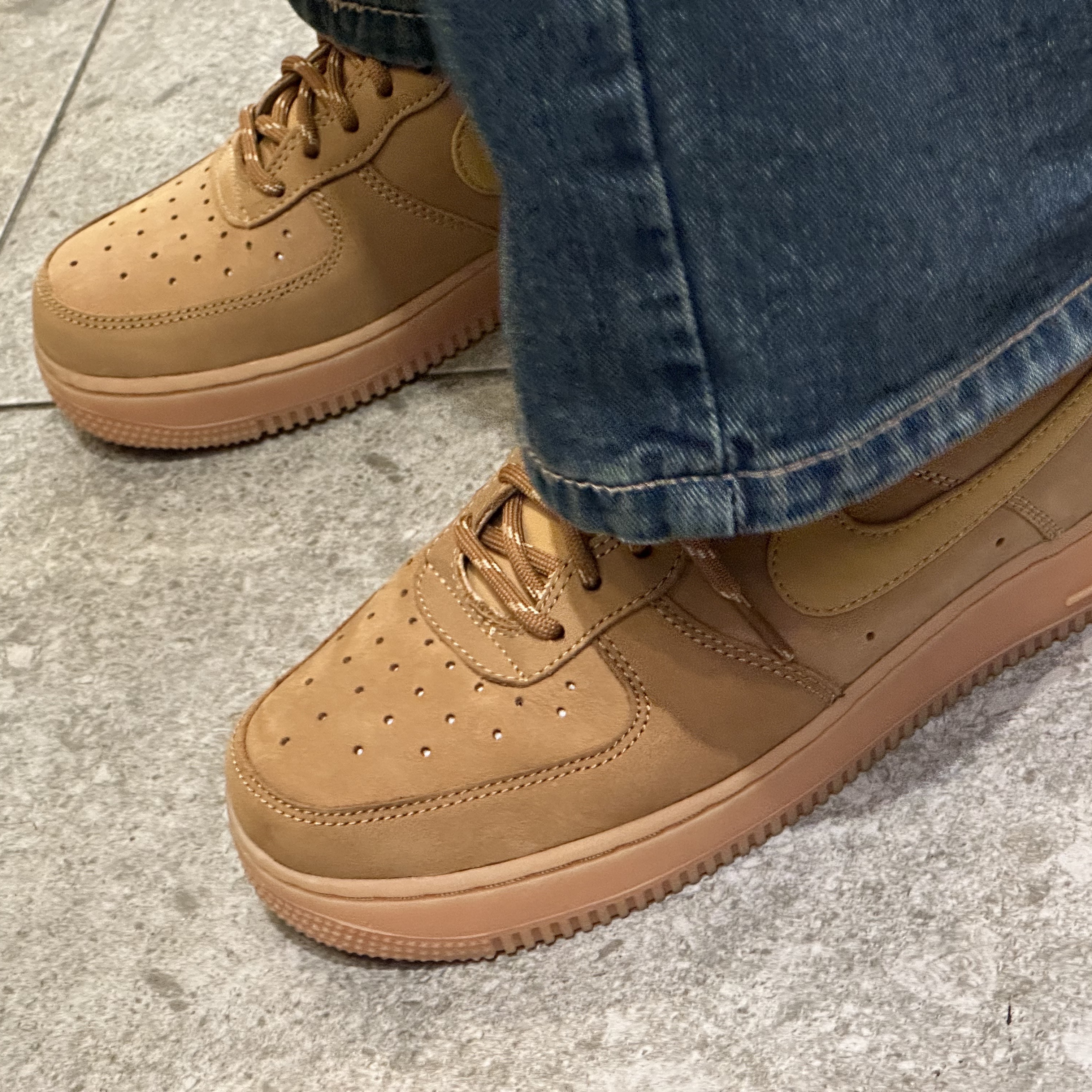 Nike Air Force 1 '07 WB Flax 착용 스타일 - 1