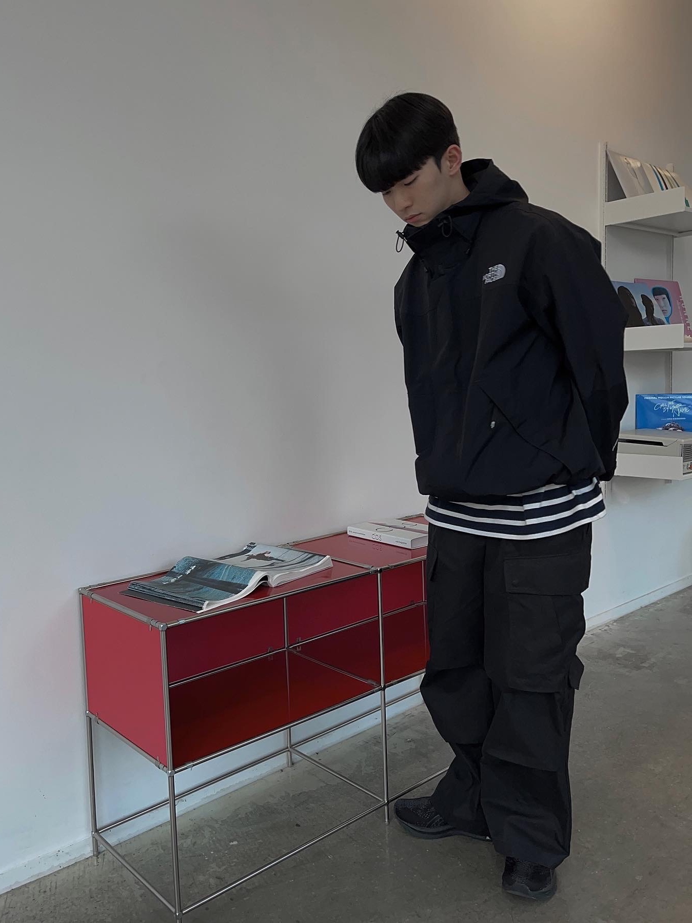 Asics Gel-Kinsei Blast Black, The North Face Hi Mountain Jacket Black 착용 스타일 - 1
