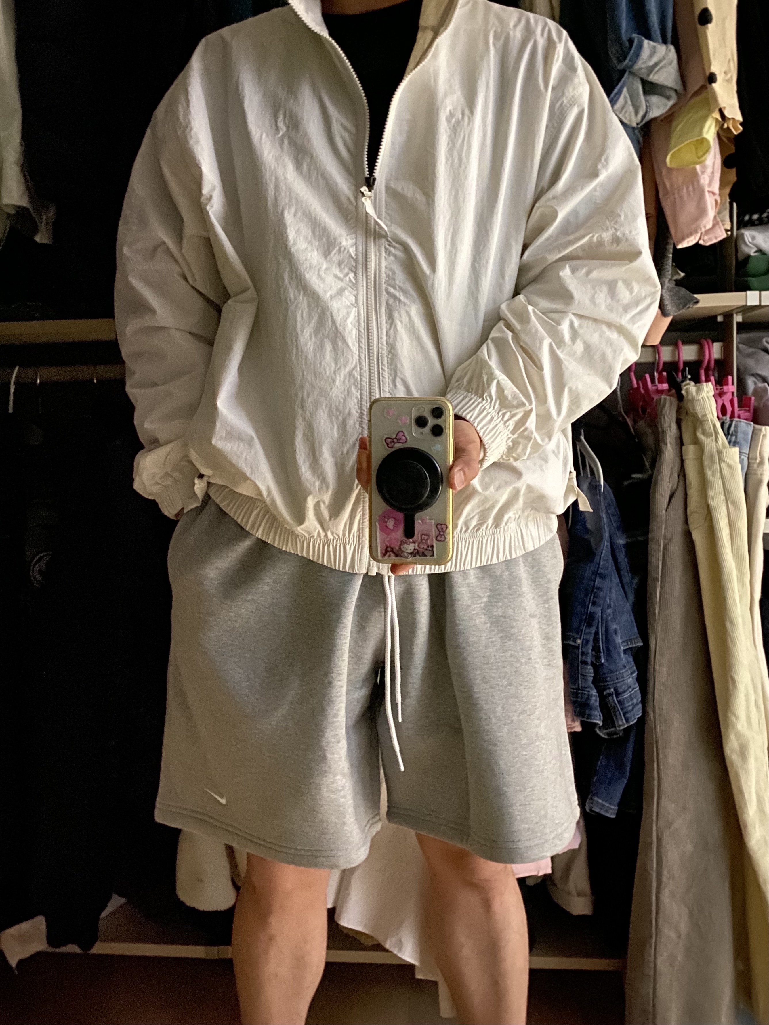 Nike NRG Solo Swoosh Woven Track Jacket Phantom White - Asia, Nike NRG Solo Swoosh Fleece Shorts Dark Grey Heather - Asia 착용 스타일