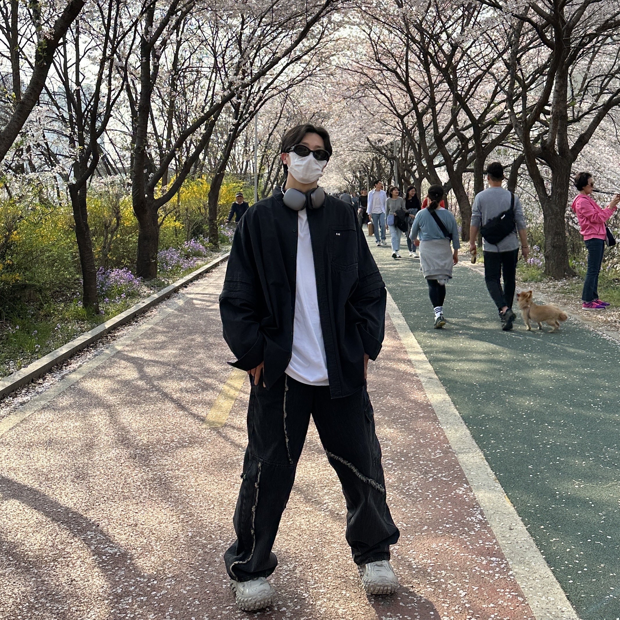 Gentle Monster x Maison Margiela MM005 Black Black, Balenciaga Defender Sneakers Beige 착용 스타일