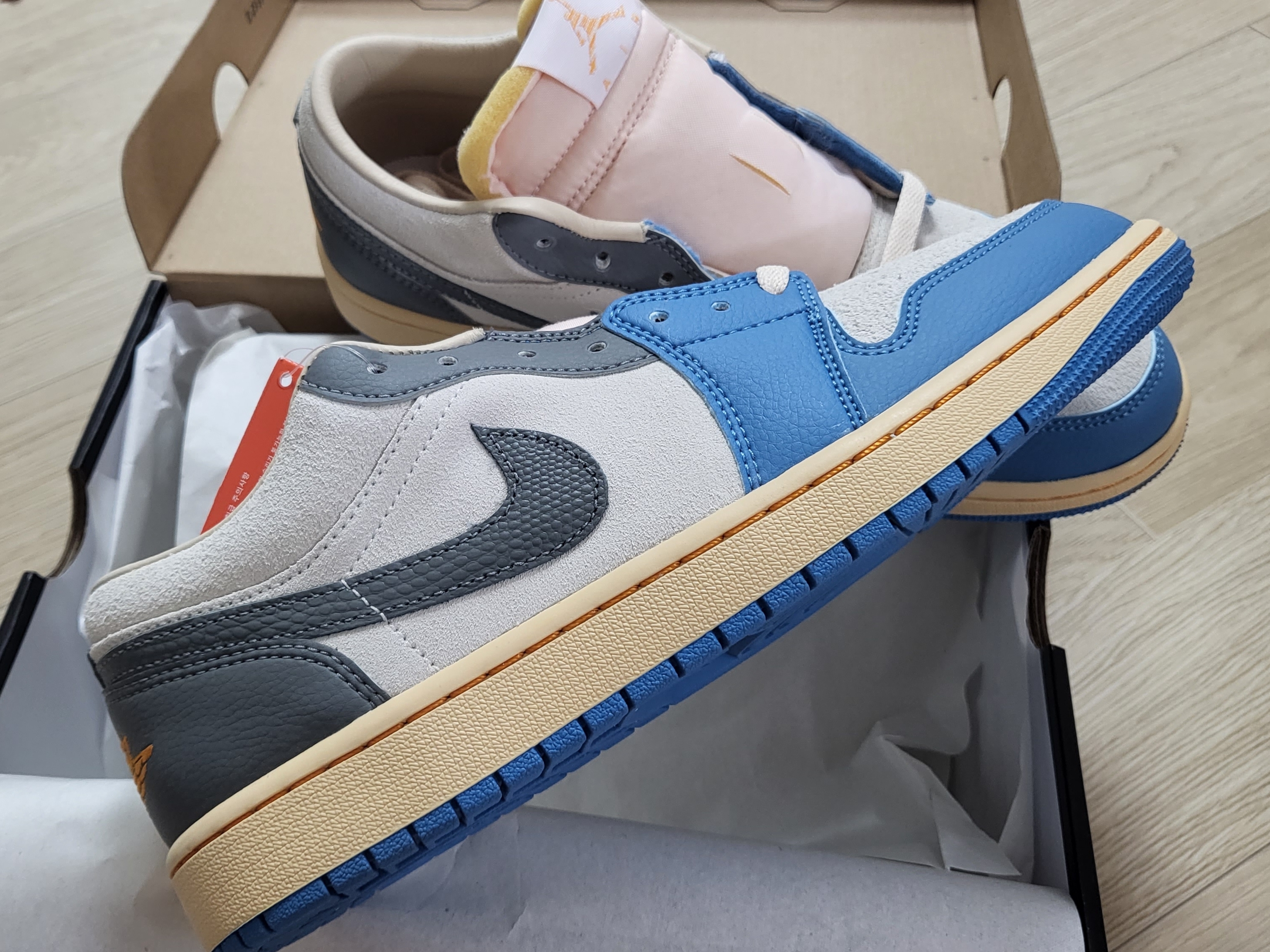 Jordan 1 Low SE Tokyo 96 착용 스타일 - 1
