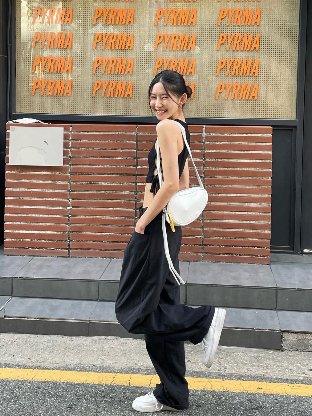 Nieeh Women Bean Bag White 착용 스타일