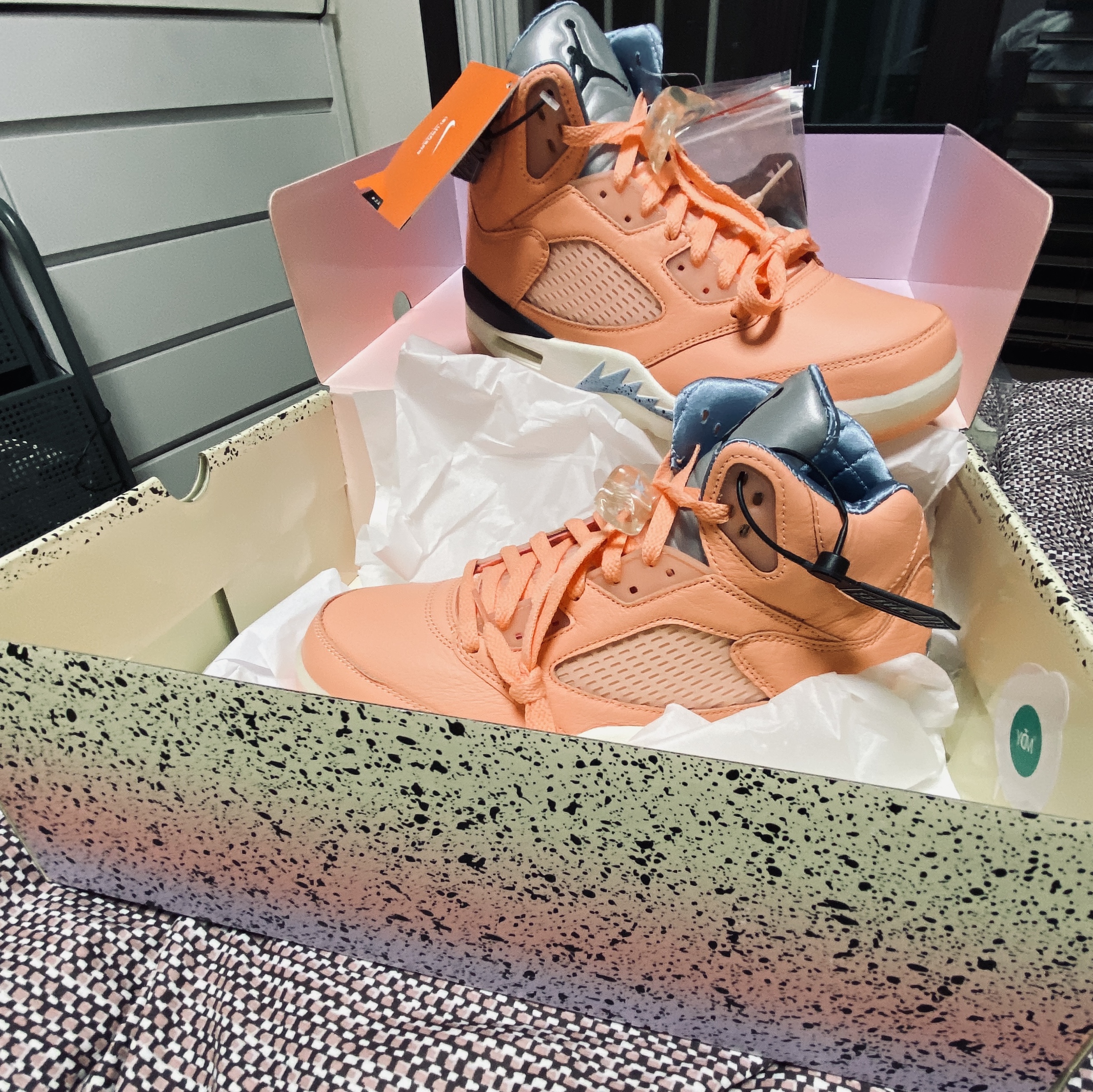 Jordan 5 x DJ Khaled Retro SP Crimsson Bliss 착용 스타일 - 4