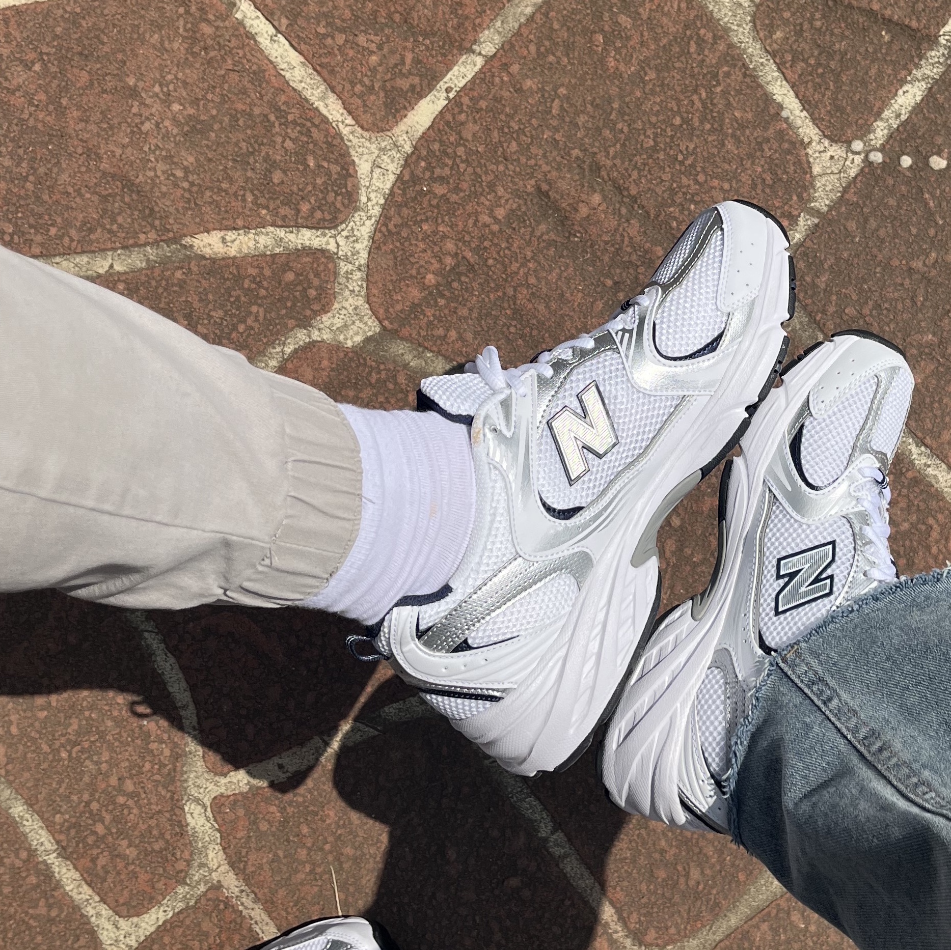 New Balance 530 White 착용 스타일