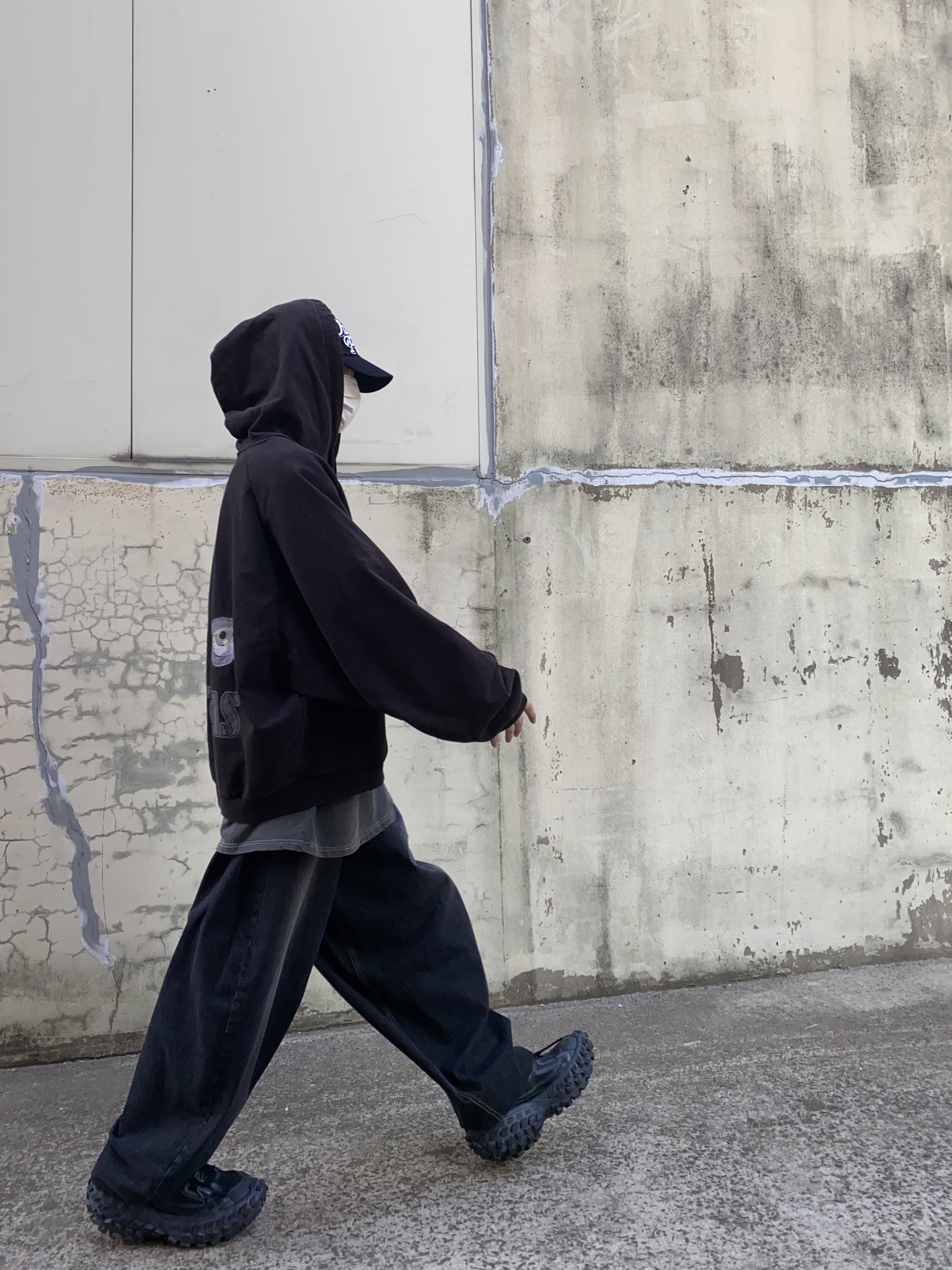 Project G/R Mind Slaughter Vintage Washeed Hoodie Black, Balenciaga Defender Sneakers Black 착용 스타일 - 4