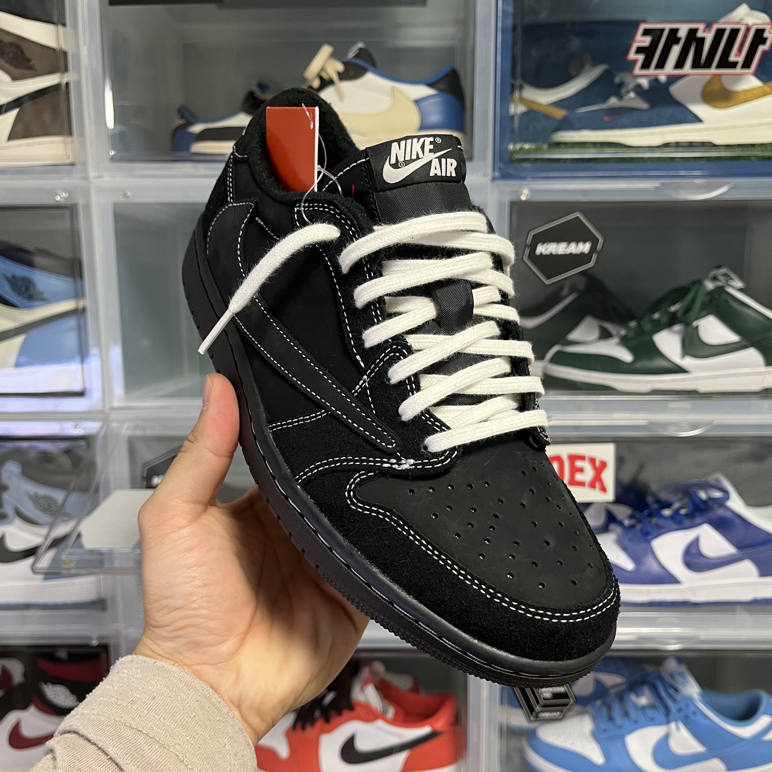 Jordan 1 x Travis Scott Retro Low OG SP Black Phantom 착용 스타일