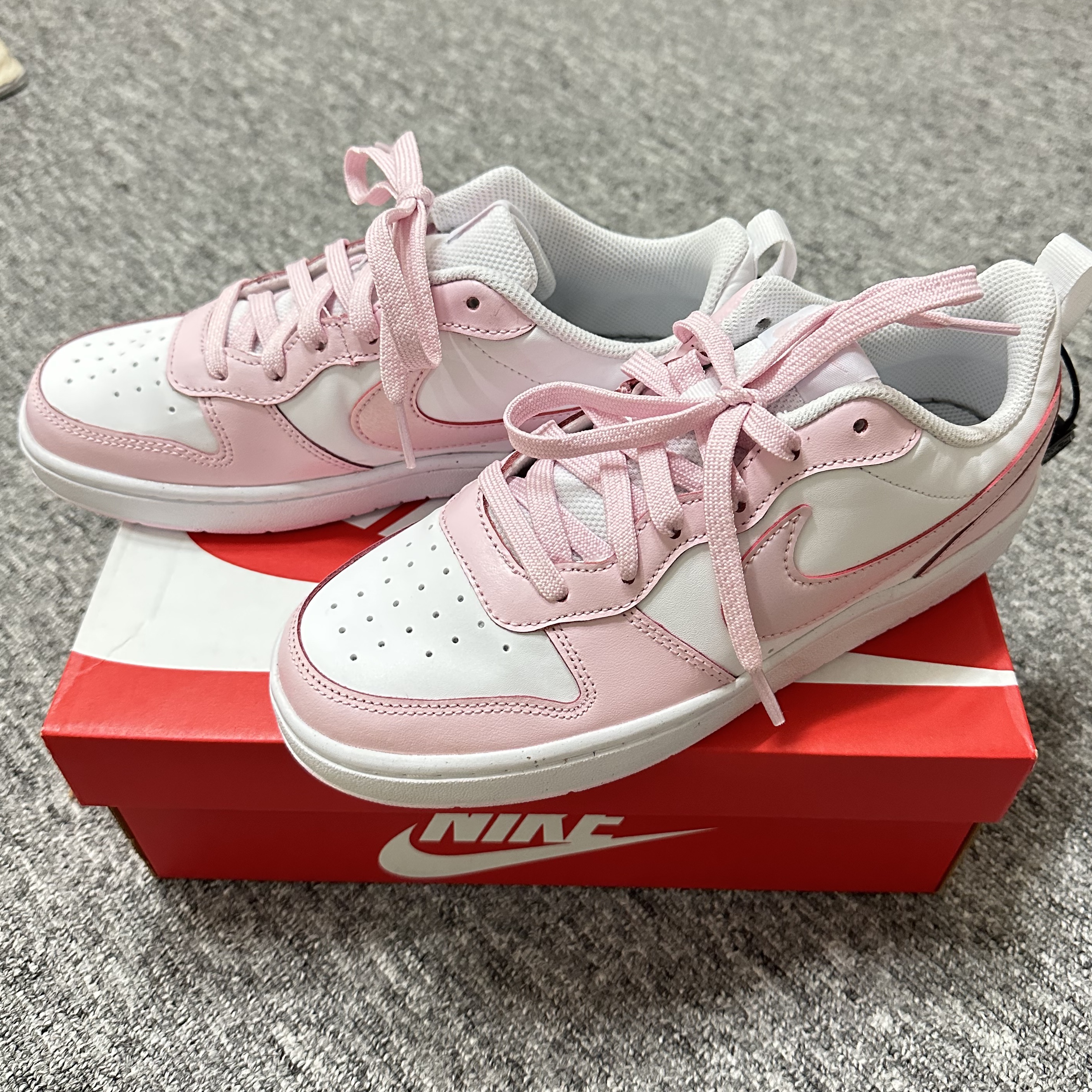(GS) Nike Court Borough 2 SE White Pink Foam 착용 스타일