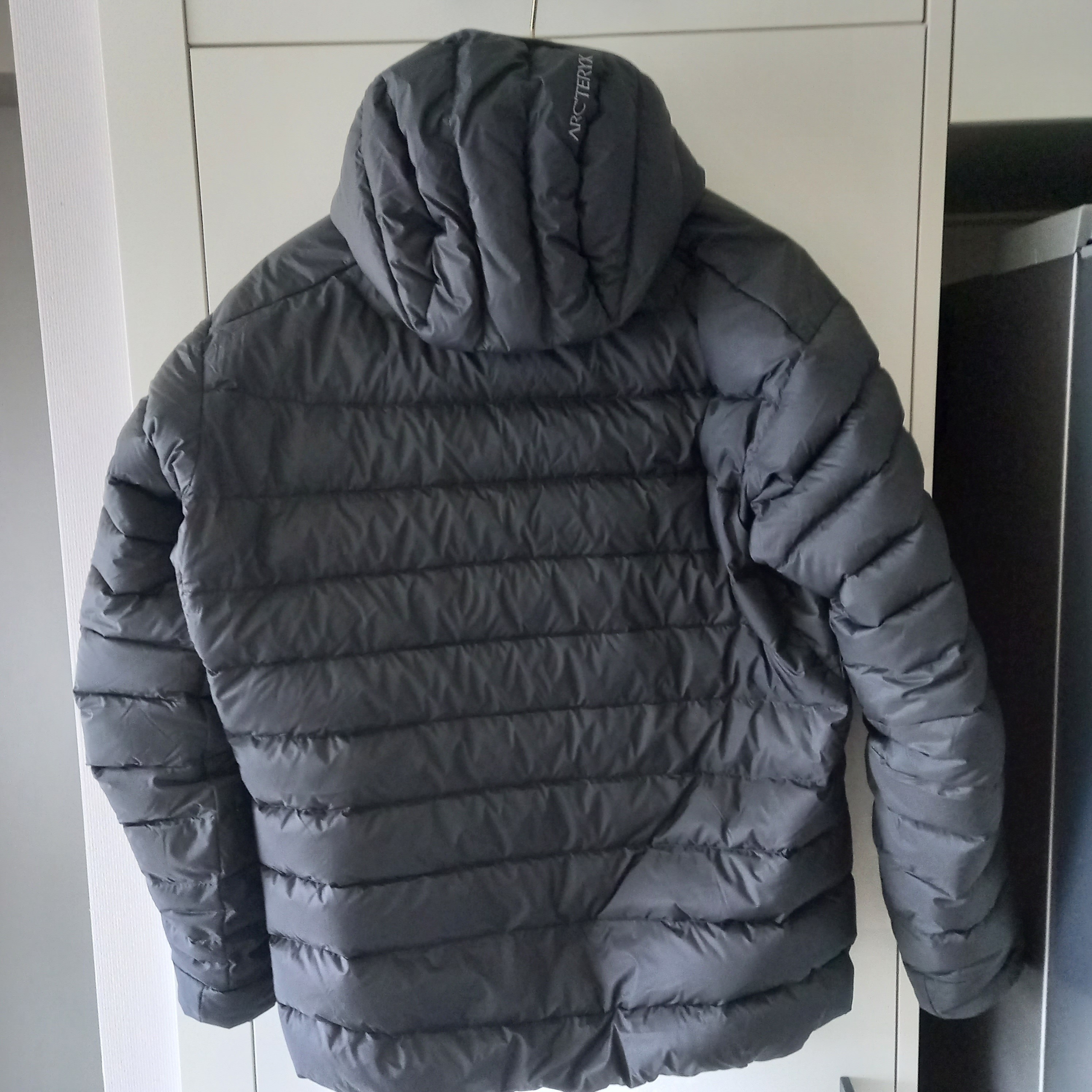 Arc'teryx Cerium Hoody Black, Arc'teryx Cerium Hoody Black Sapphire 착용 스타일 - 2