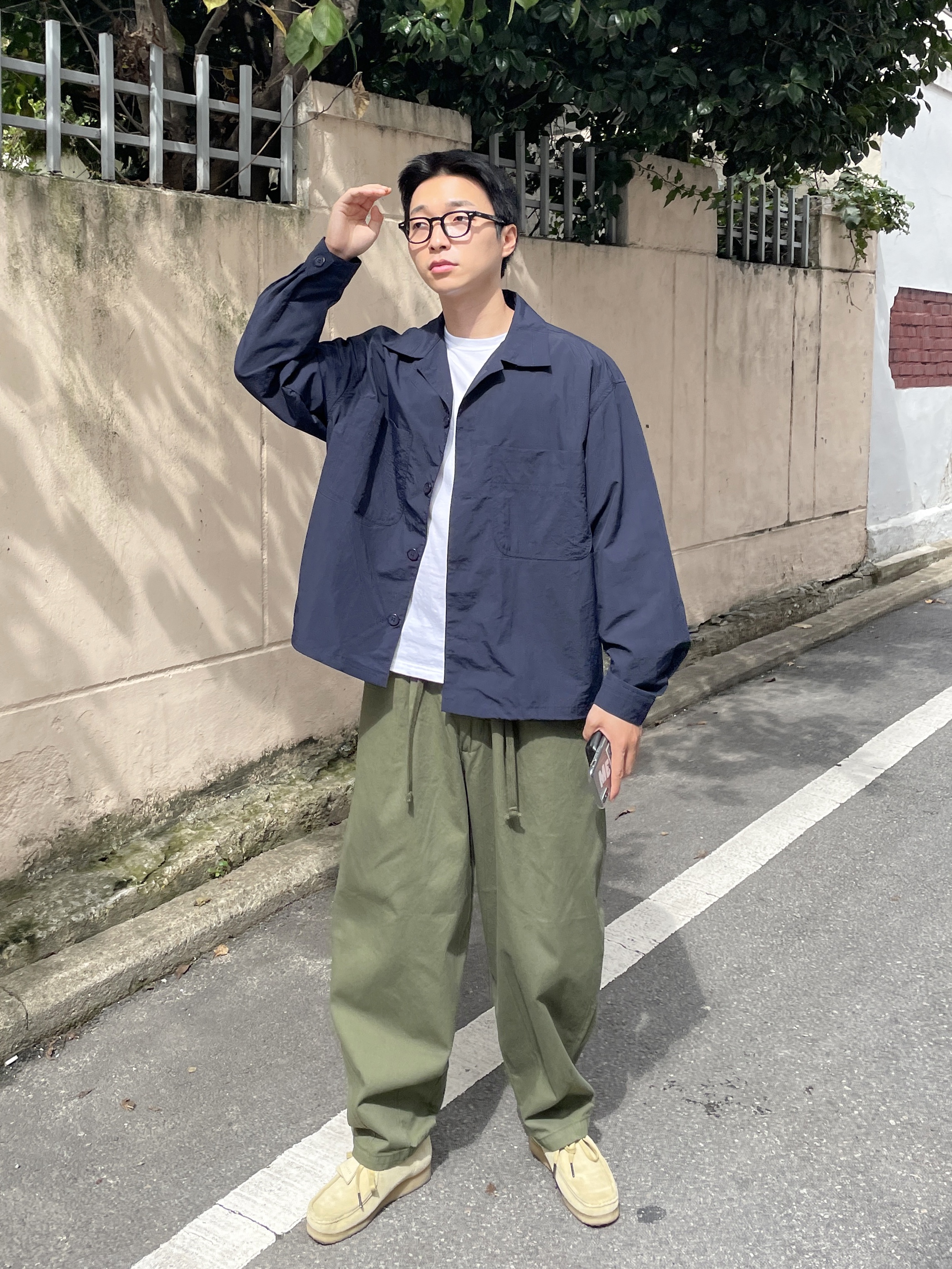 Clarks Wallabee Maple Suede 착용 스타일 - 1