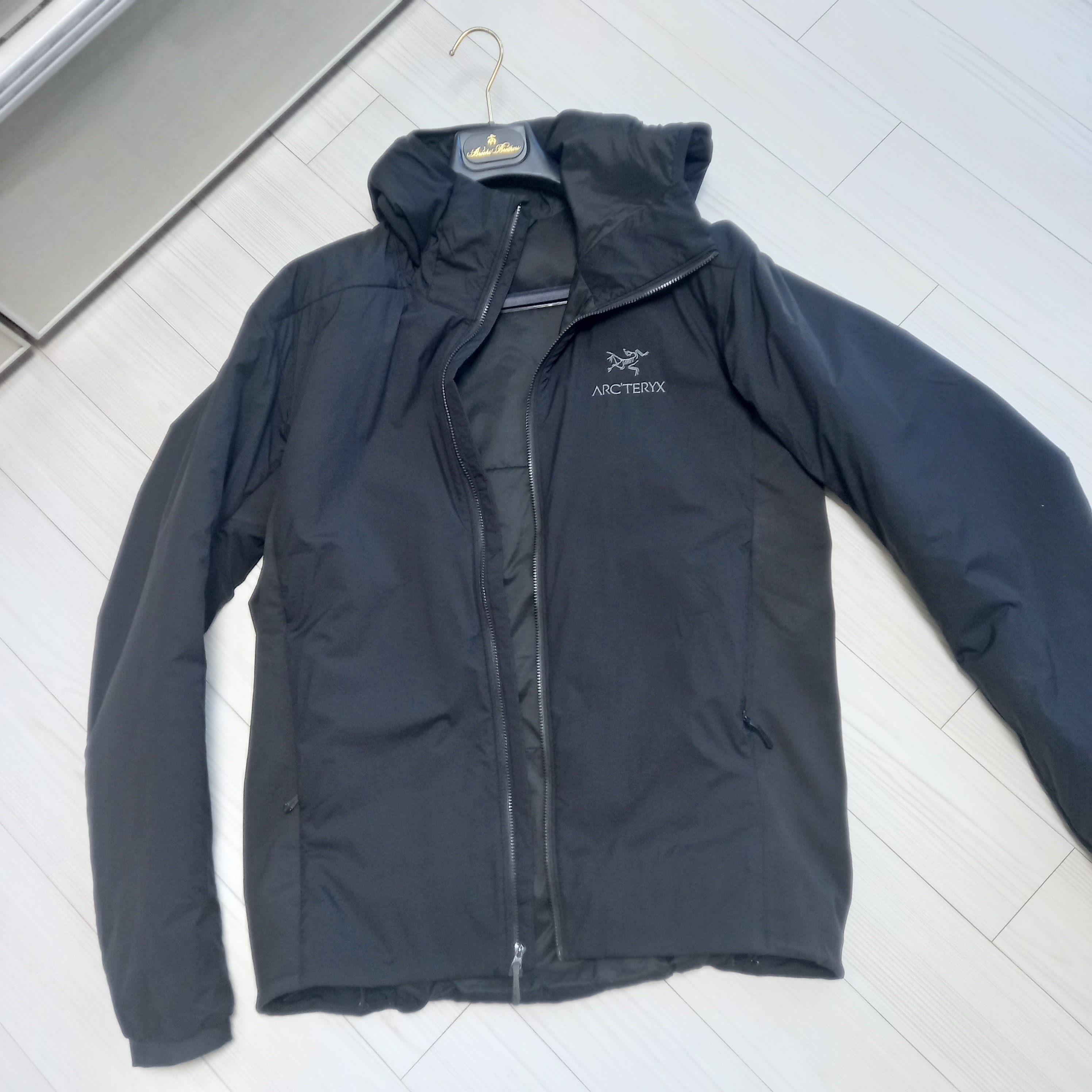 Arc'teryx Atom LT Hoody Black 착용 스타일