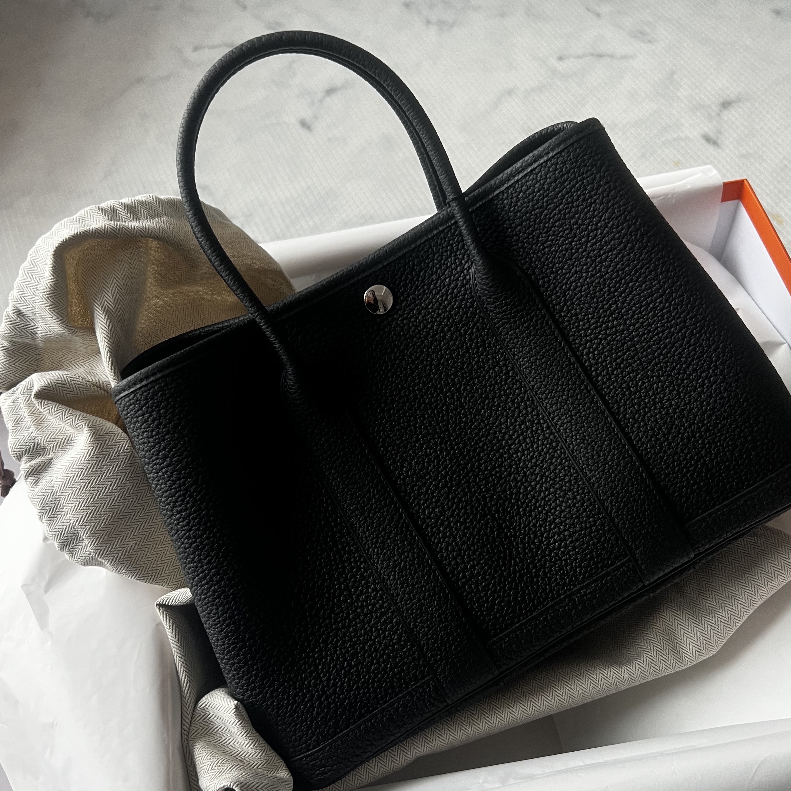 Hermes Garden Party 30 Bag Negonda & Palladium Noir 착용 스타일