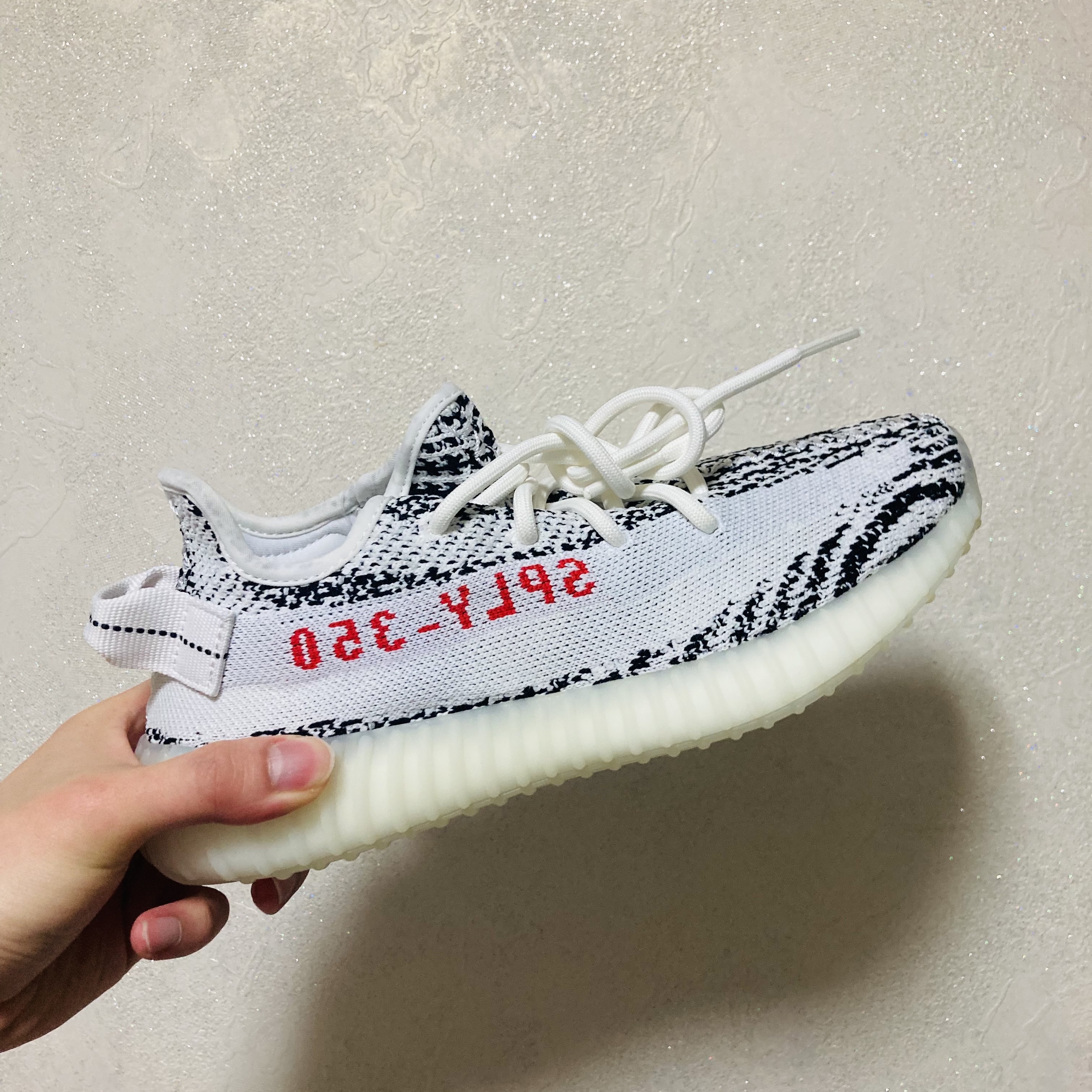 Adidas Yeezy Boost 350 V2 Zebra 2017/2019/2020 착용 스타일