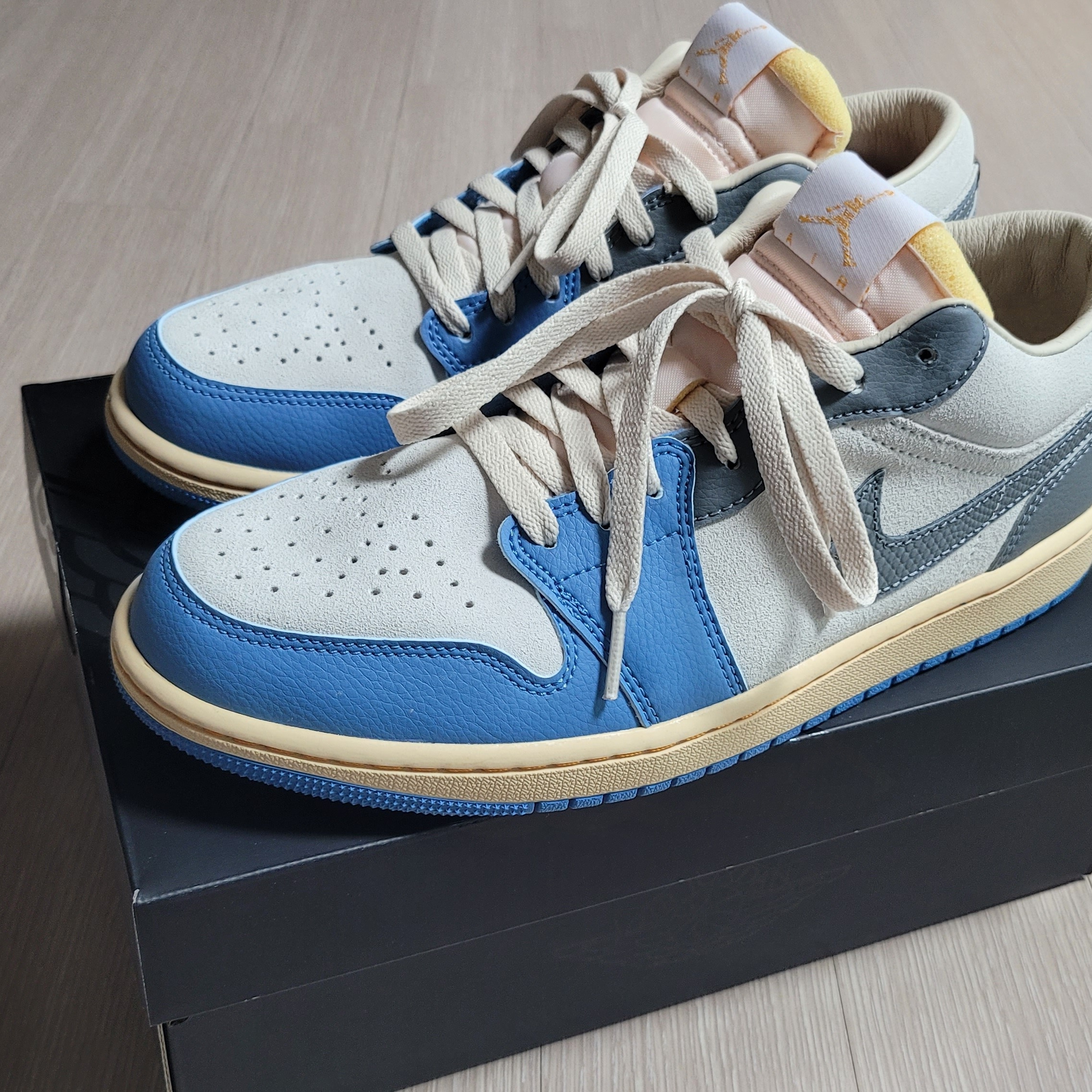 Jordan 1 Low SE Tokyo 96 착용 스타일 - 1
