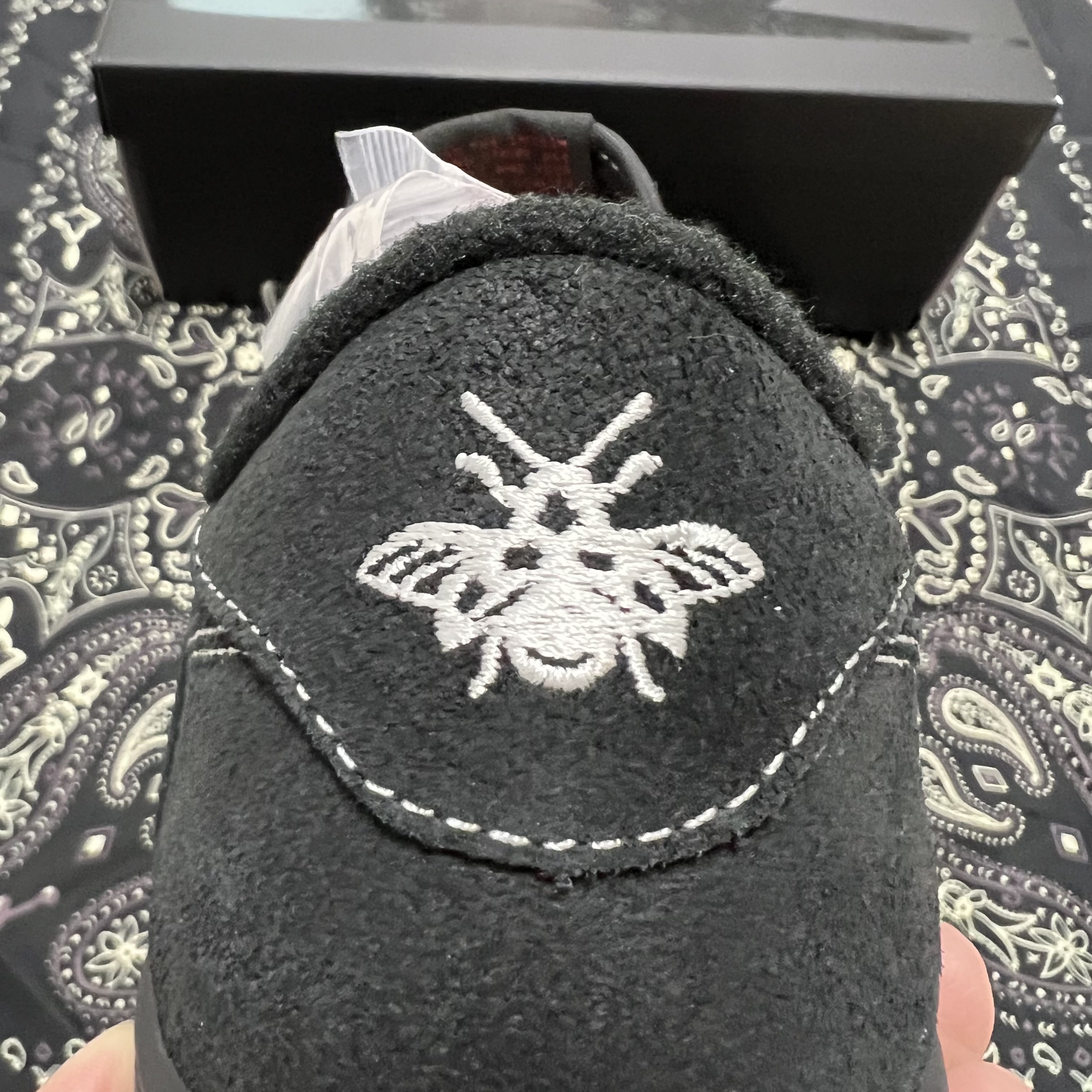 Jordan 1 x Travis Scott Retro Low OG SP Black Phantom 착용 스타일 - 4