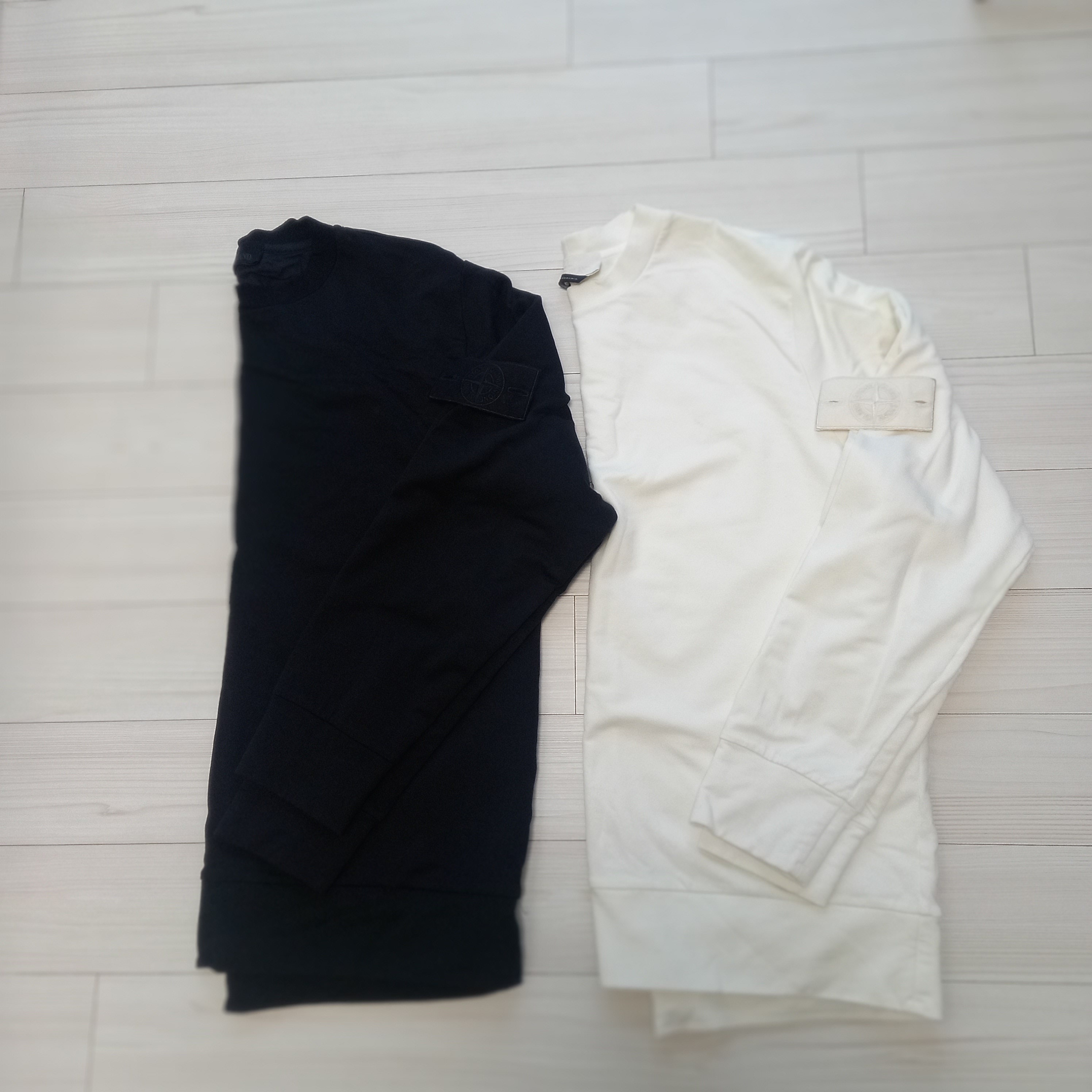 Stone Island 633F3 Ghost Piece Cotton Jersey Crewneck Sweatshirt Black - 22FW, Stone Island 562FA Ghost Piece Cashmere Turtleneck Knit Off White - 22FW 착용 스타일