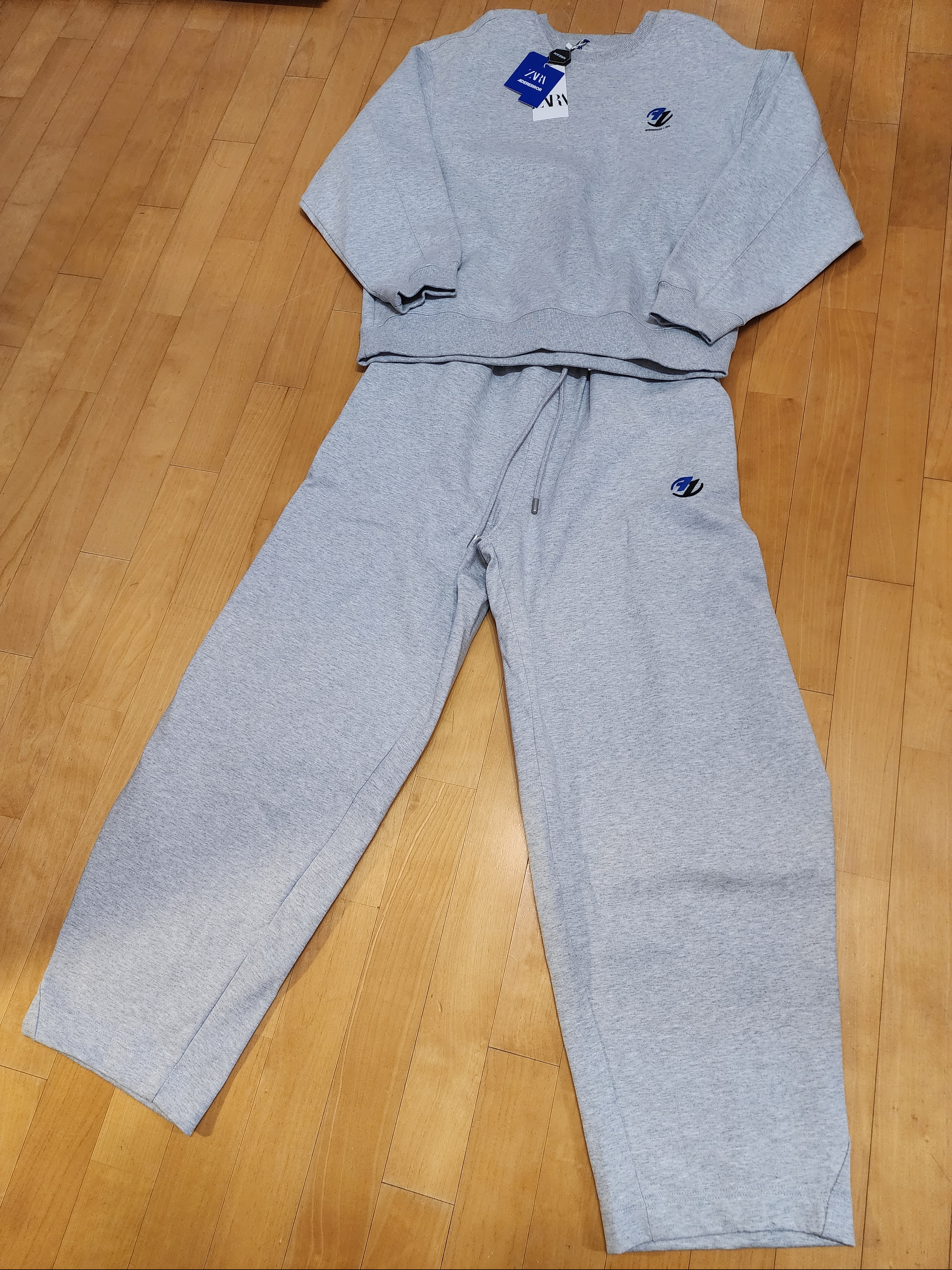 Zara x Ader Error Jogger Pants Grey, Zara x Ader Error Oversize Sweatshirt Grey 착용 스타일