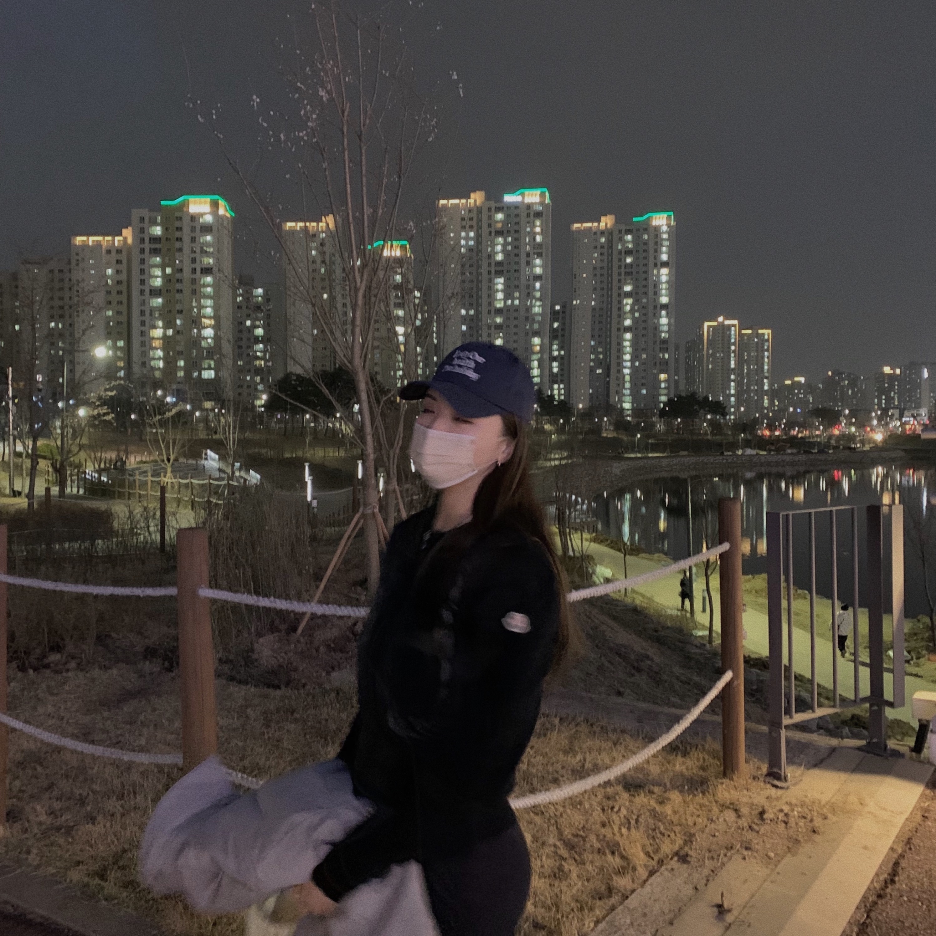 (W) Moncler Padded Wool Cardigan Night Blue - 22FW 착용 스타일