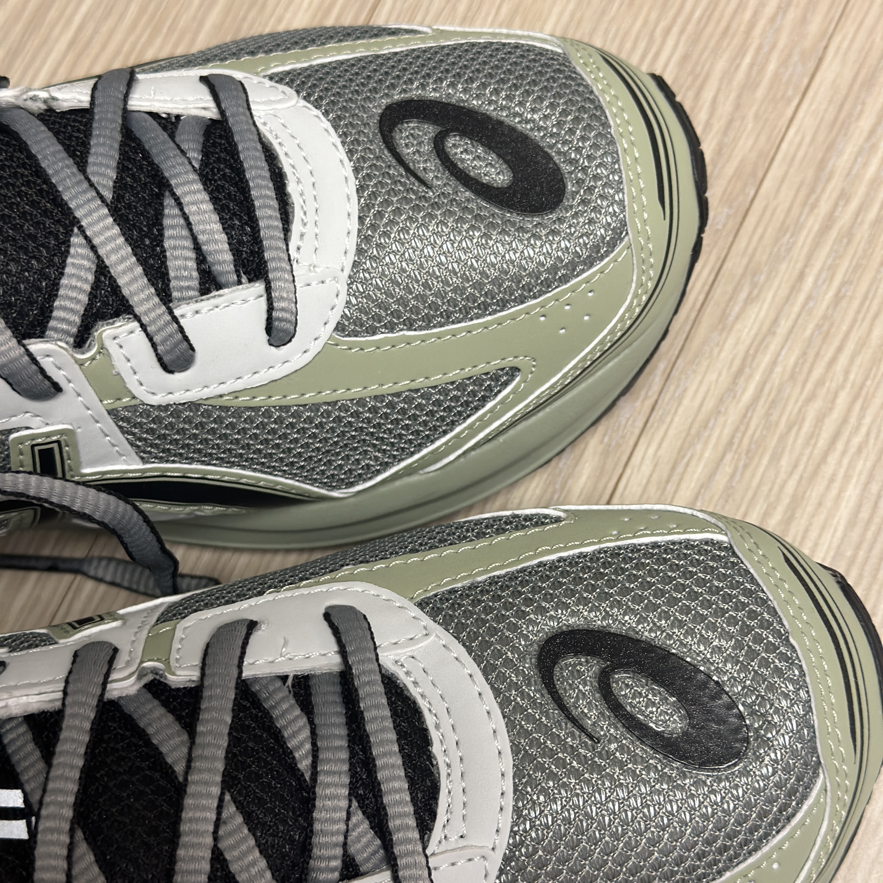 Asics Jog 100 S Sheet Rock - 2E Wide 착용 스타일 - 4