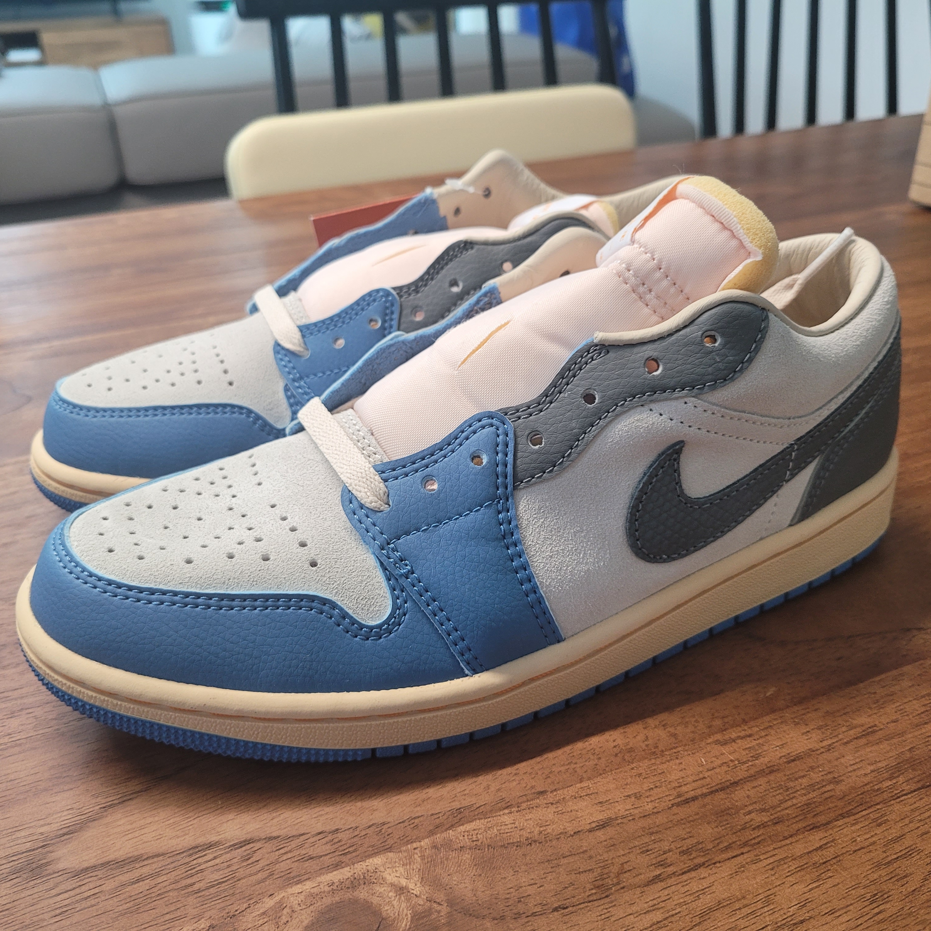 Jordan 1 Low SE Tokyo 96 착용 스타일 - 1