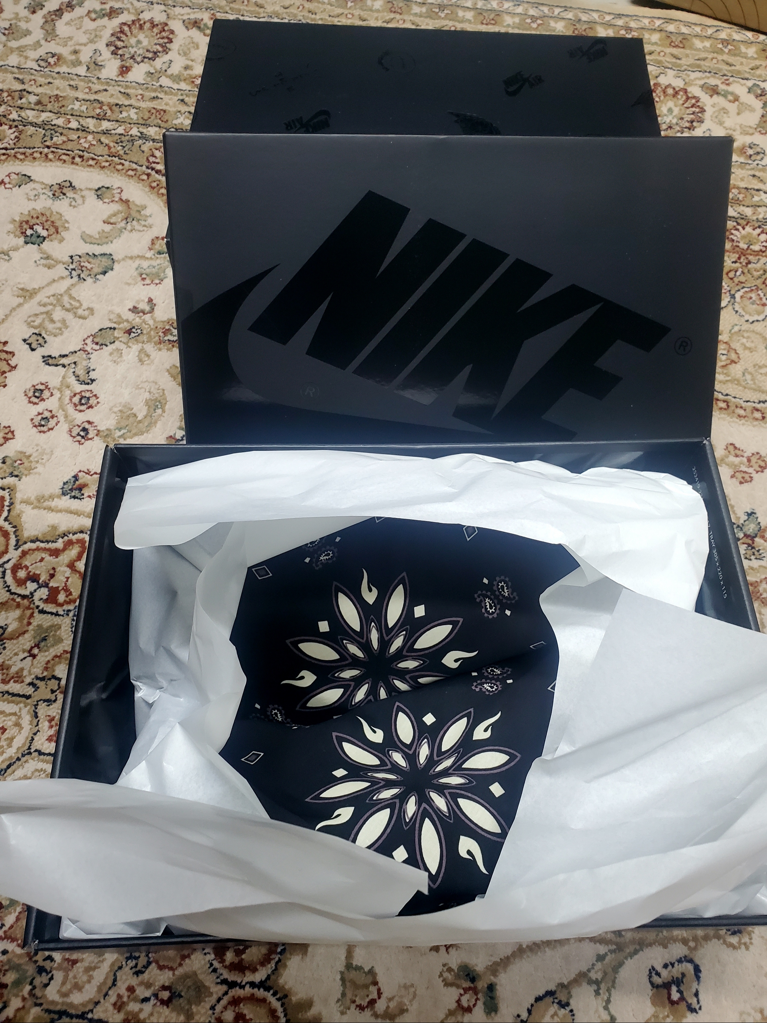 Jordan 1 x Travis Scott Retro Low OG SP Black Phantom 착용 스타일