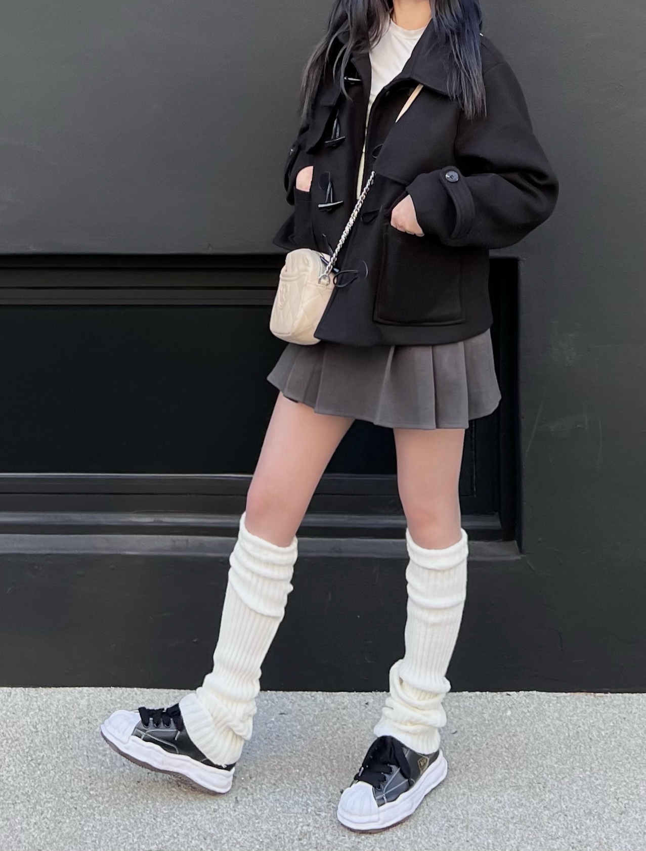 Maison Mihara Yasuhiro Blakey OG Sole Leather Low-top Sneakers Black 착용 스타일 - 2