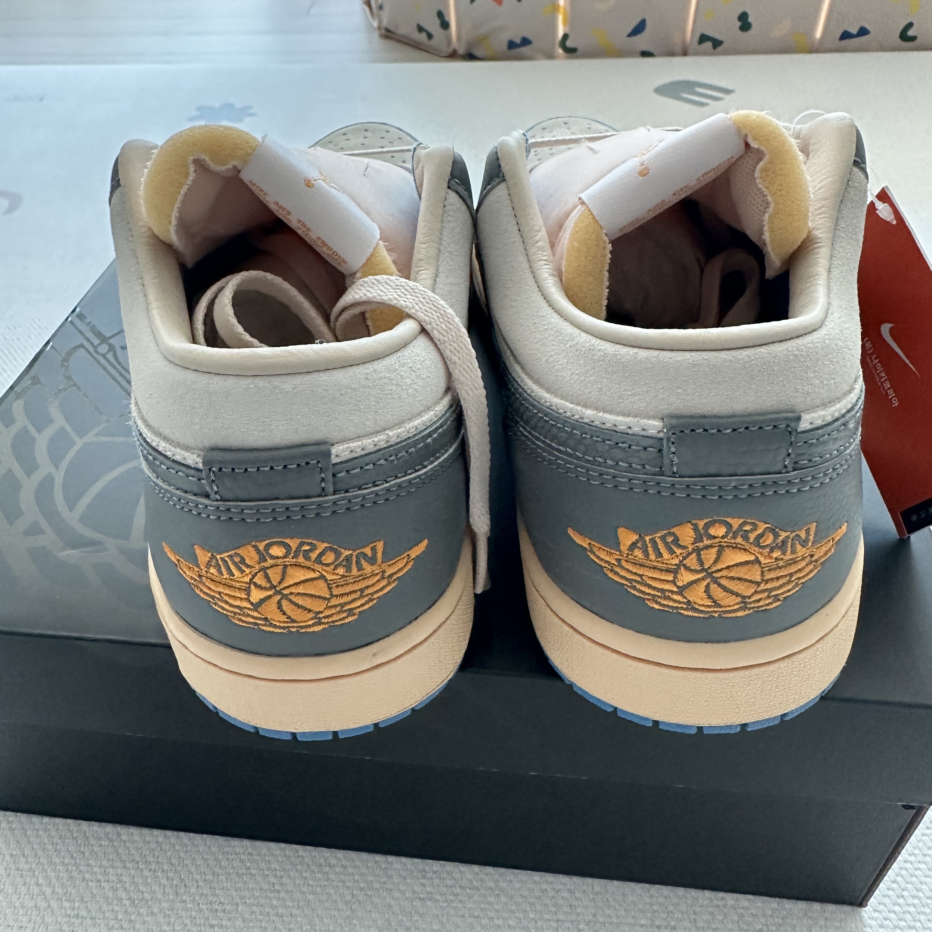 Jordan 1 Low SE Tokyo 96 착용 스타일 - 5