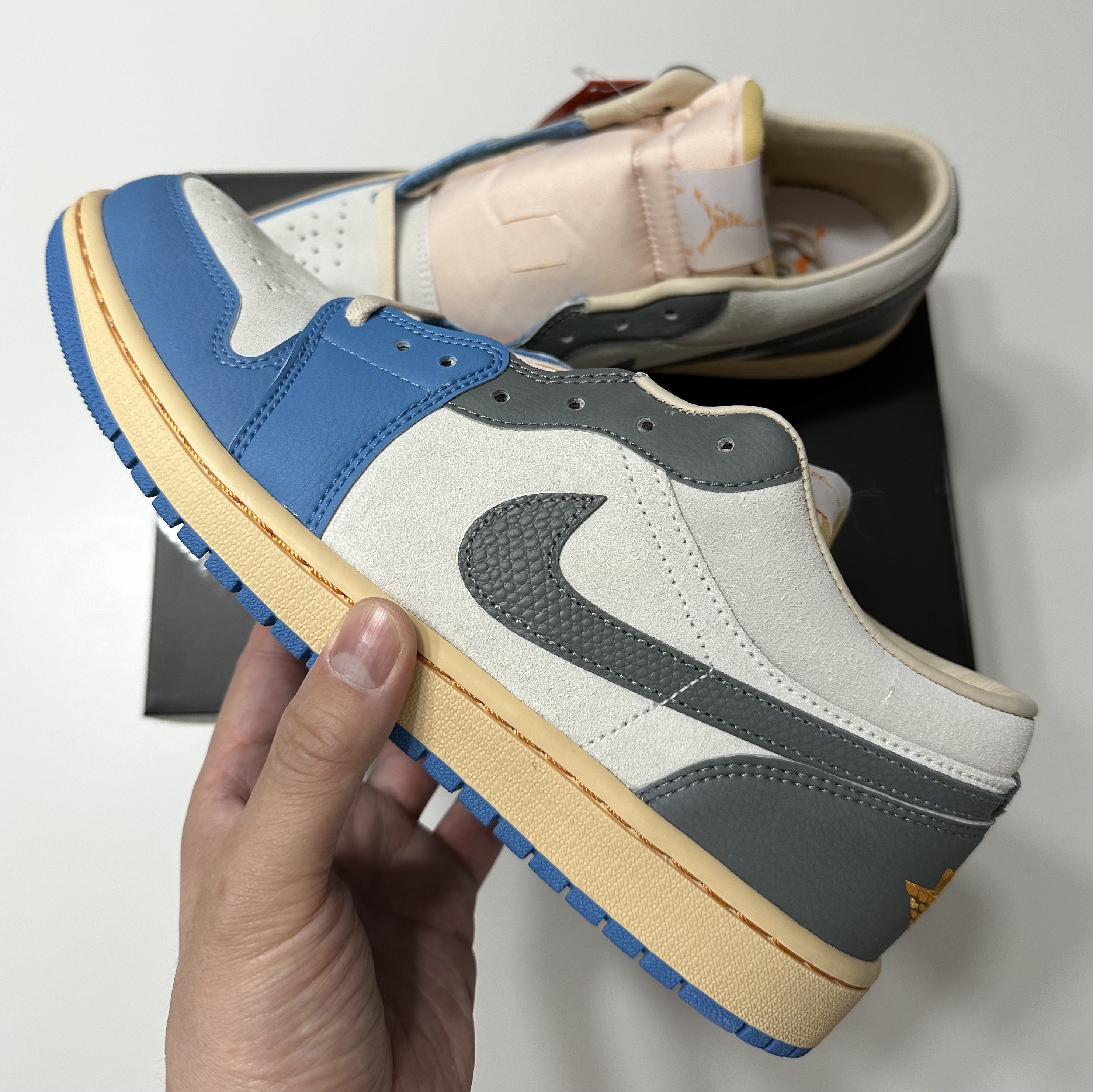 Jordan 1 Low SE Tokyo 96 착용 스타일