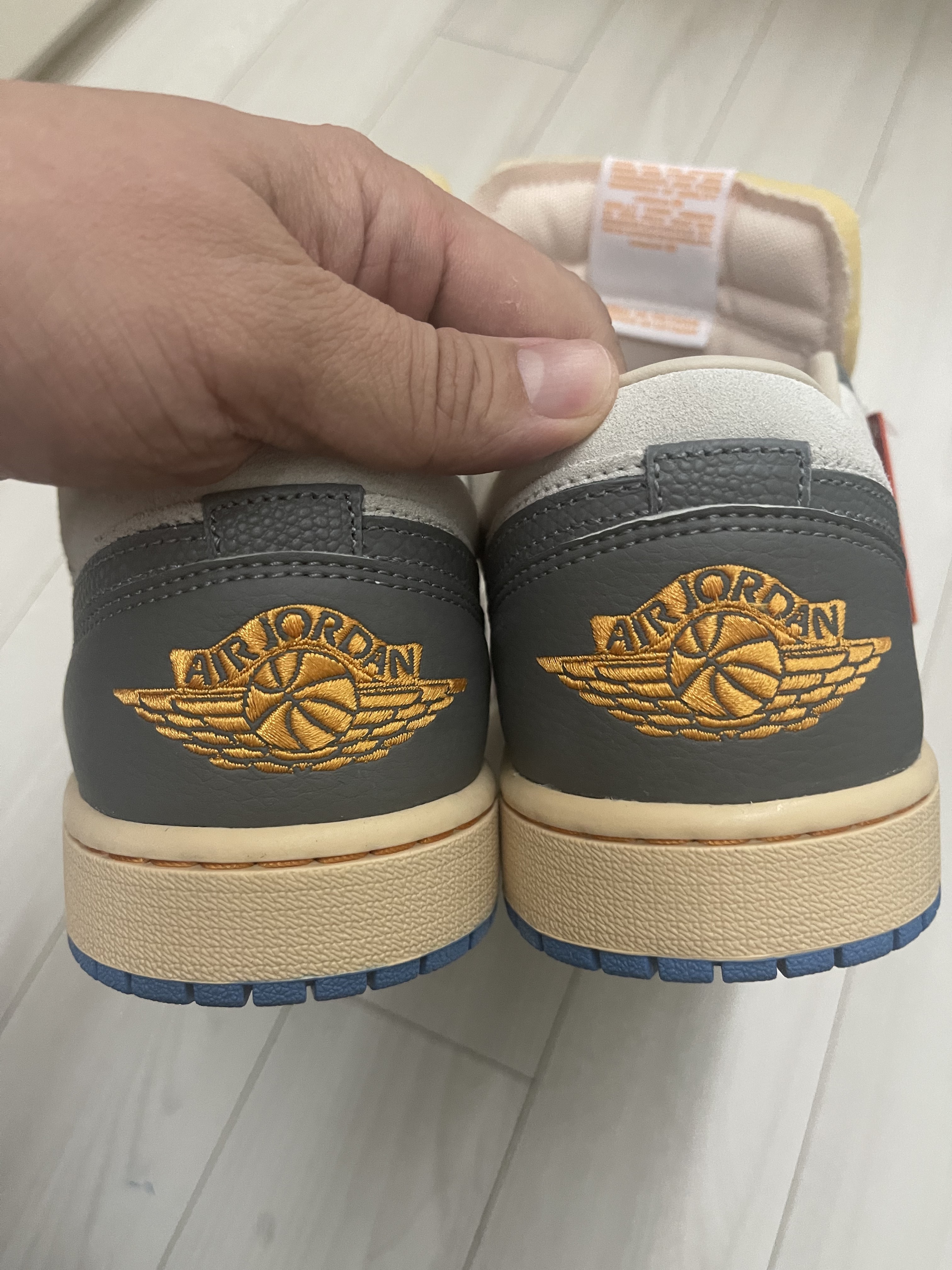 Jordan 1 Low SE Tokyo 96 착용 스타일 - 4