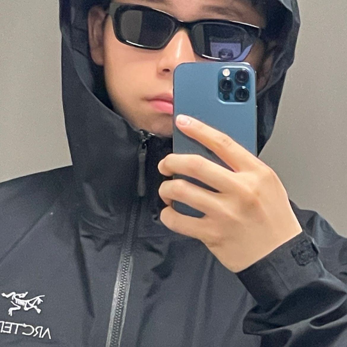 Arc'teryx Beta Jacket Black 착용 스타일