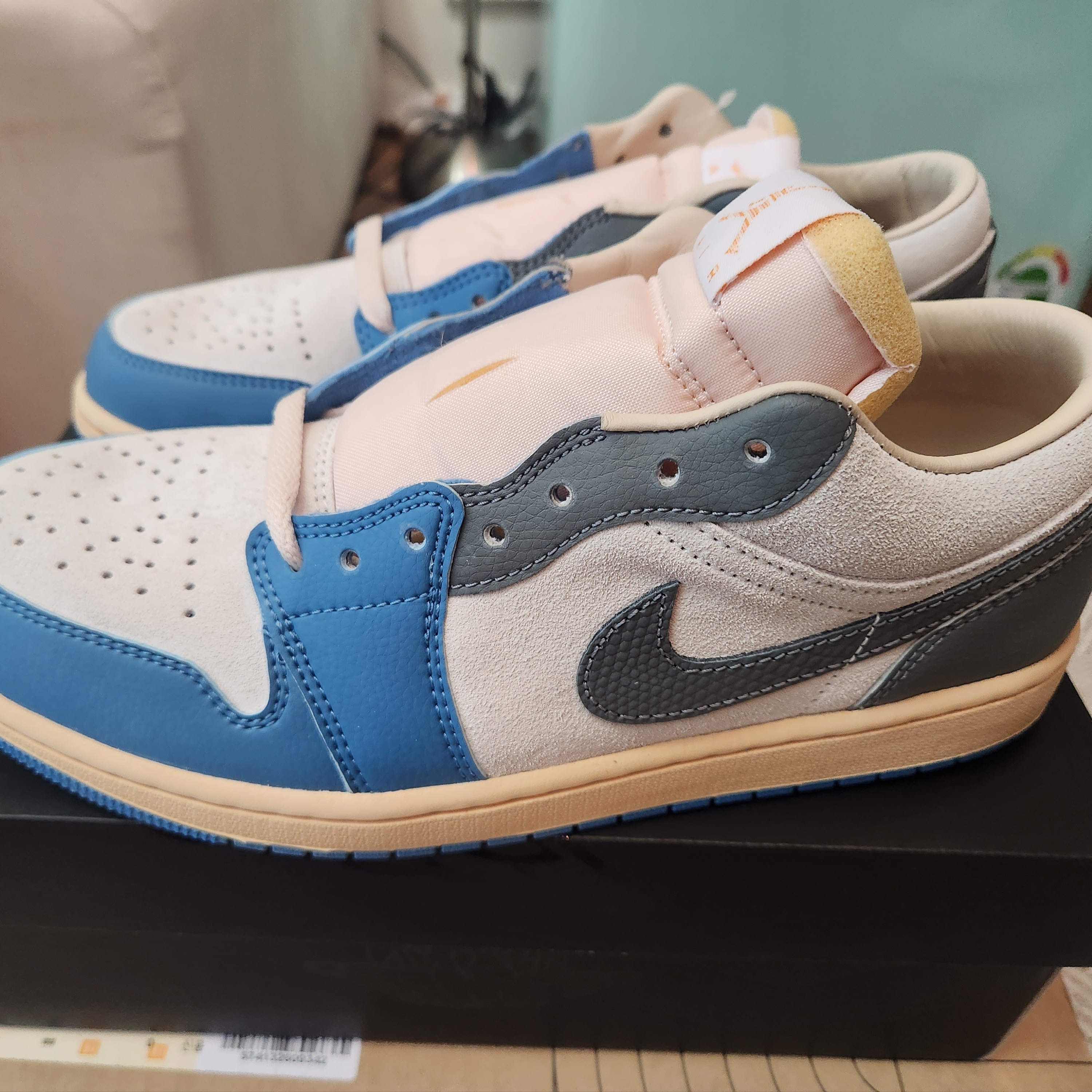 Jordan 1 Low SE Tokyo 96 착용 스타일 - 3