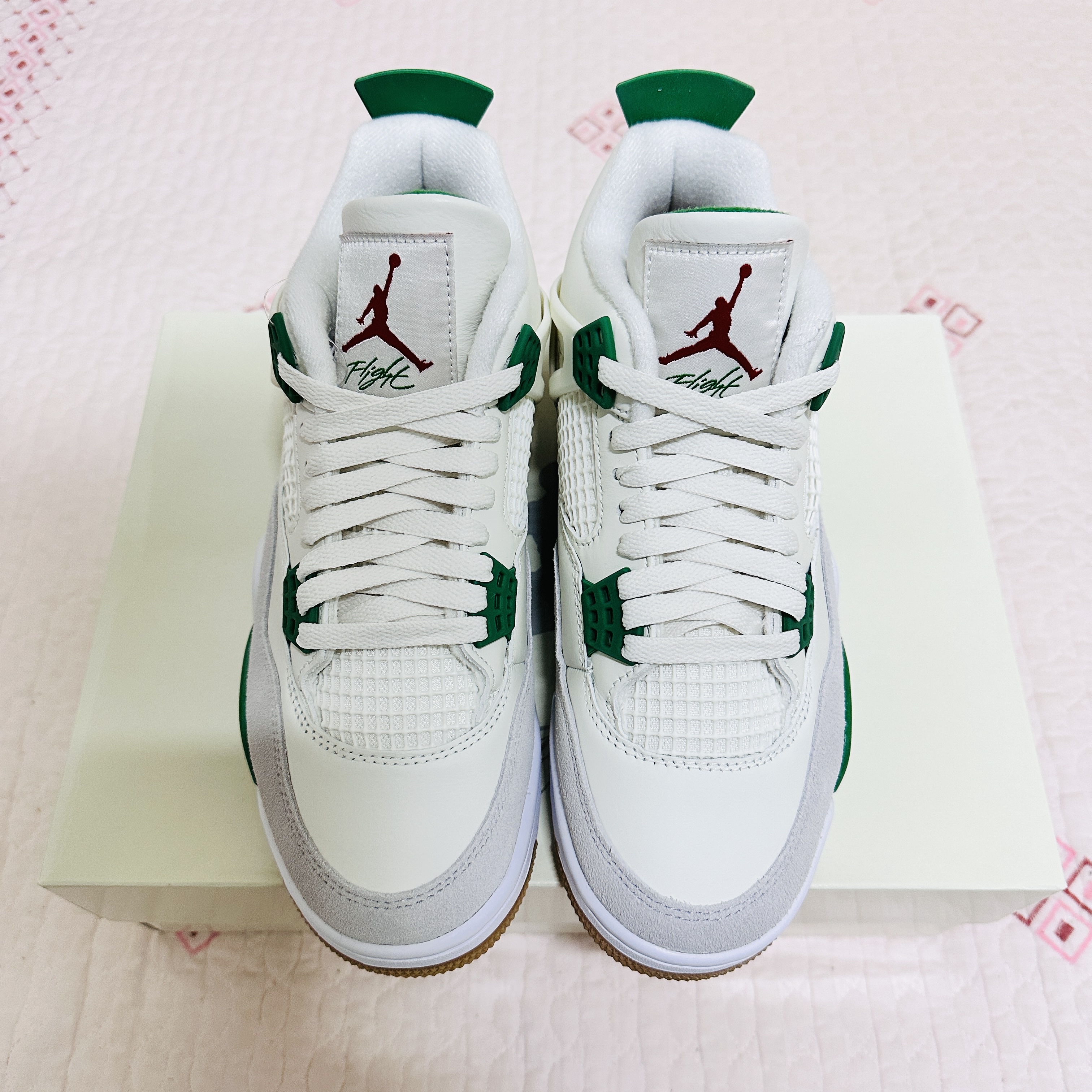 Jordan 4 x Nike SB Retro SP Pine Green 착용 스타일 - 1