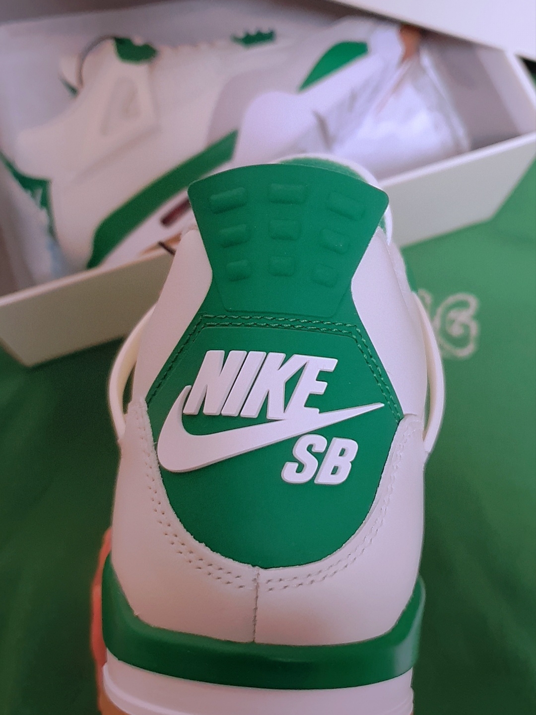 Jordan 4 x Nike SB Retro SP Pine Green 착용 스타일 - 2