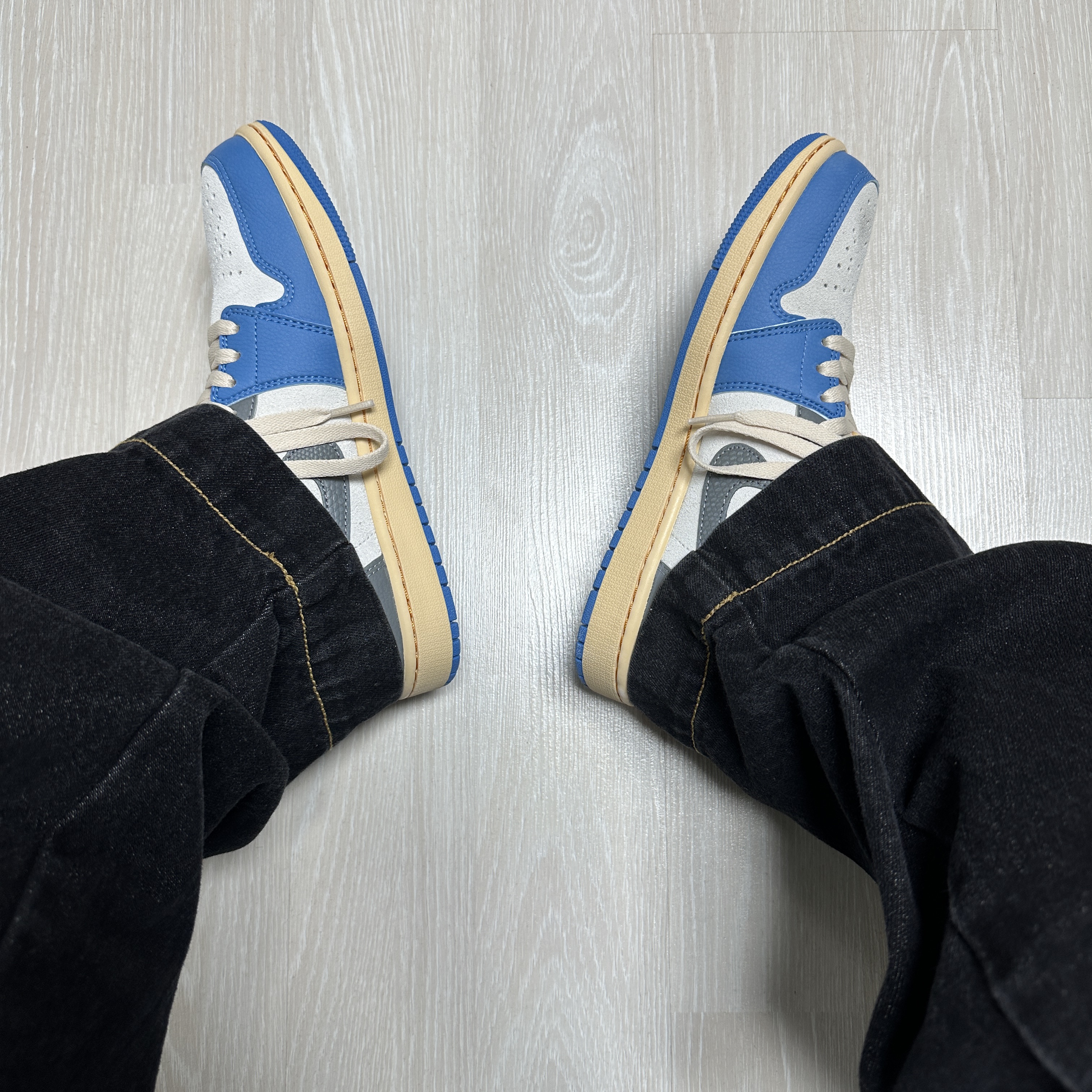 Jordan 1 Low SE Tokyo 96, Ader Error Mod Jeans Noir 착용 스타일 - 3