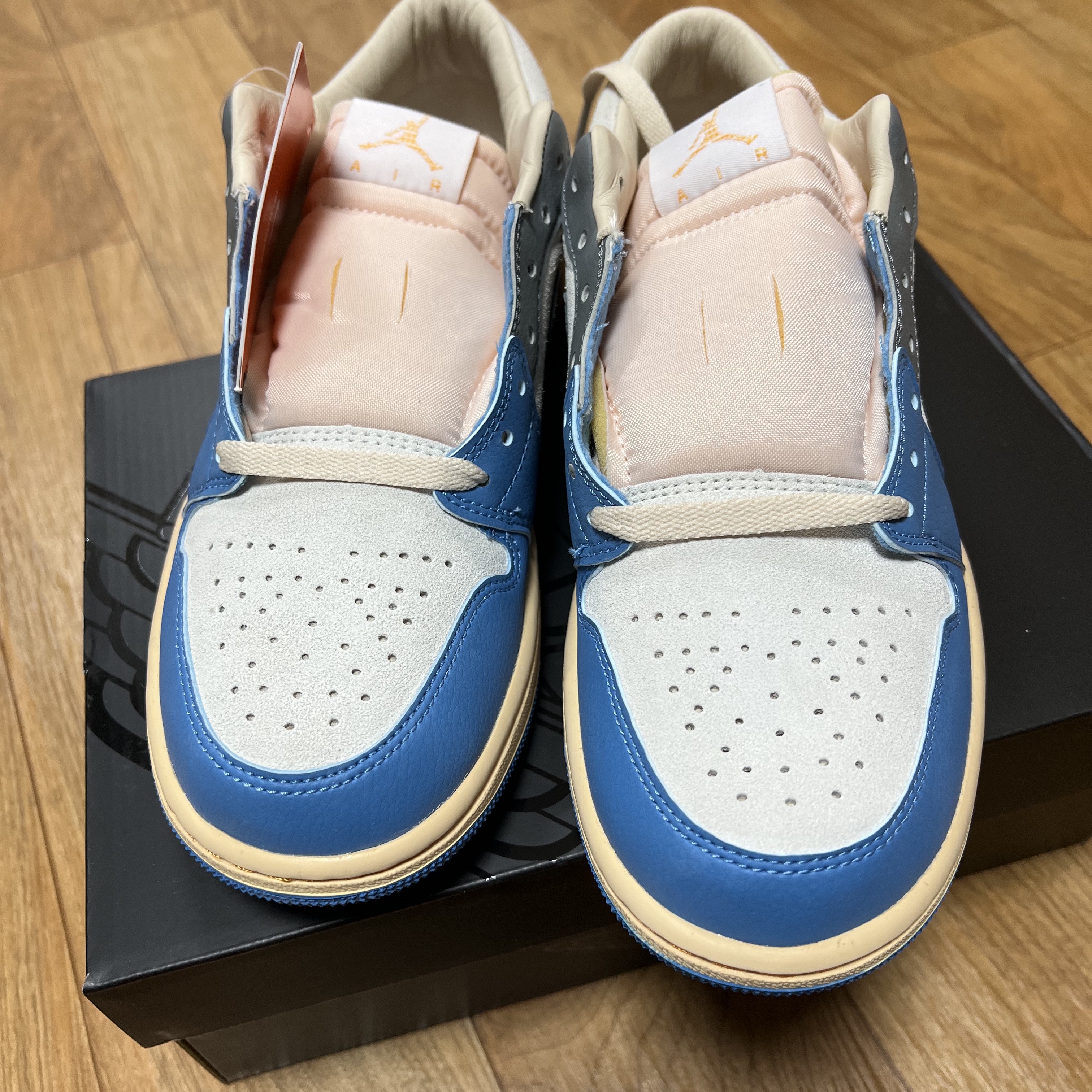 Jordan 1 Low SE Tokyo 96 착용 스타일 - 2