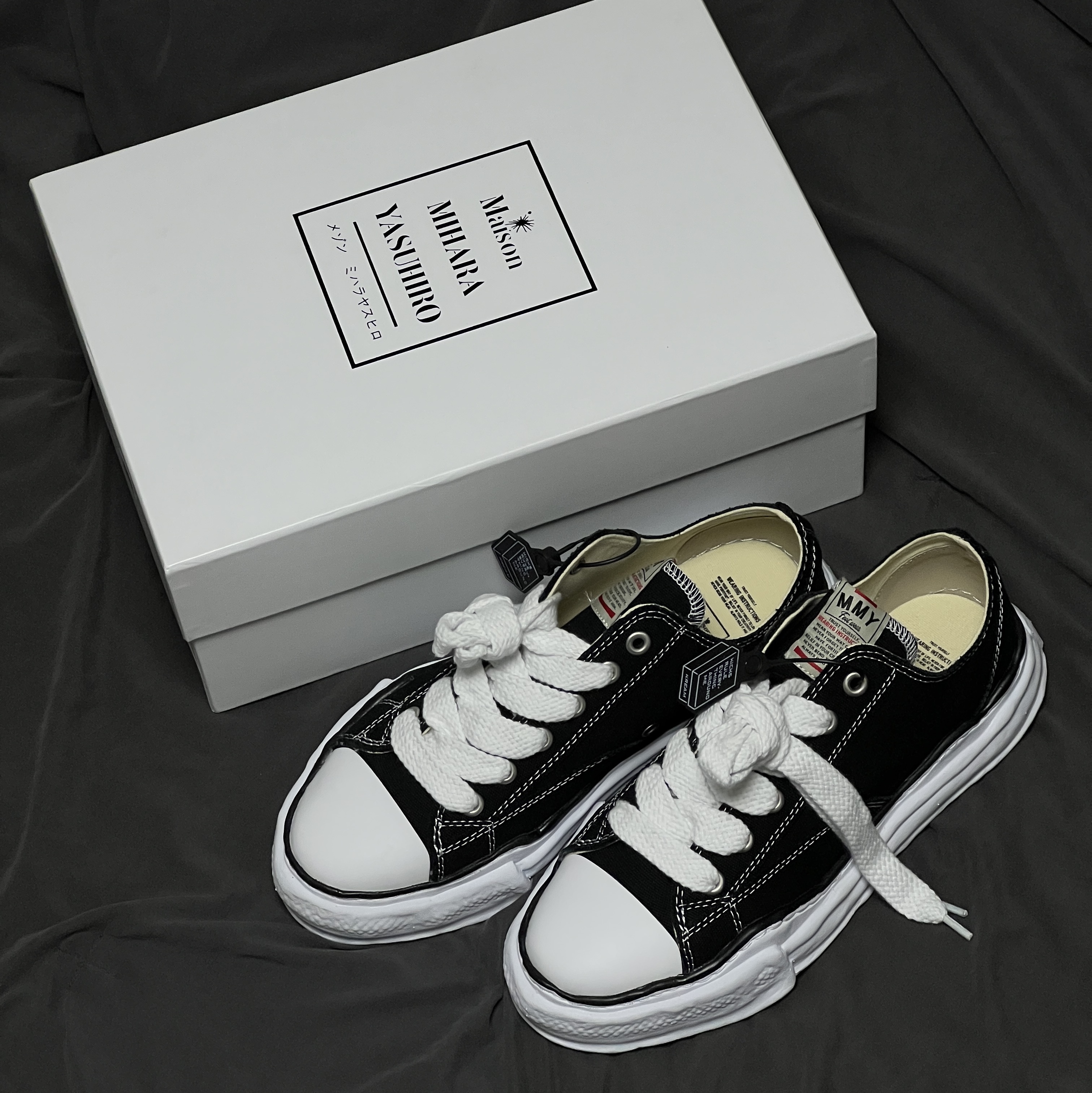 Maison Mihara Yasuhiro Peterson OG Sole Canvas Low Sneakers Black 착용 스타일