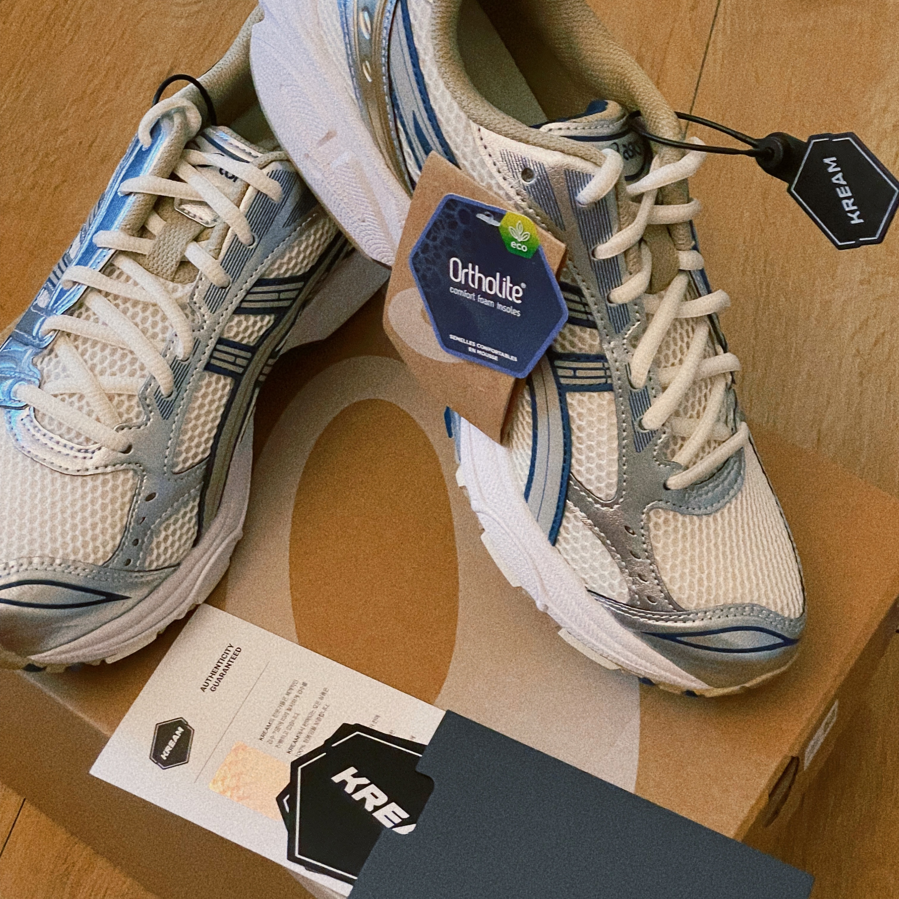 Asics Gel-Kayano 14 Cream Pure Silver 착용 스타일
