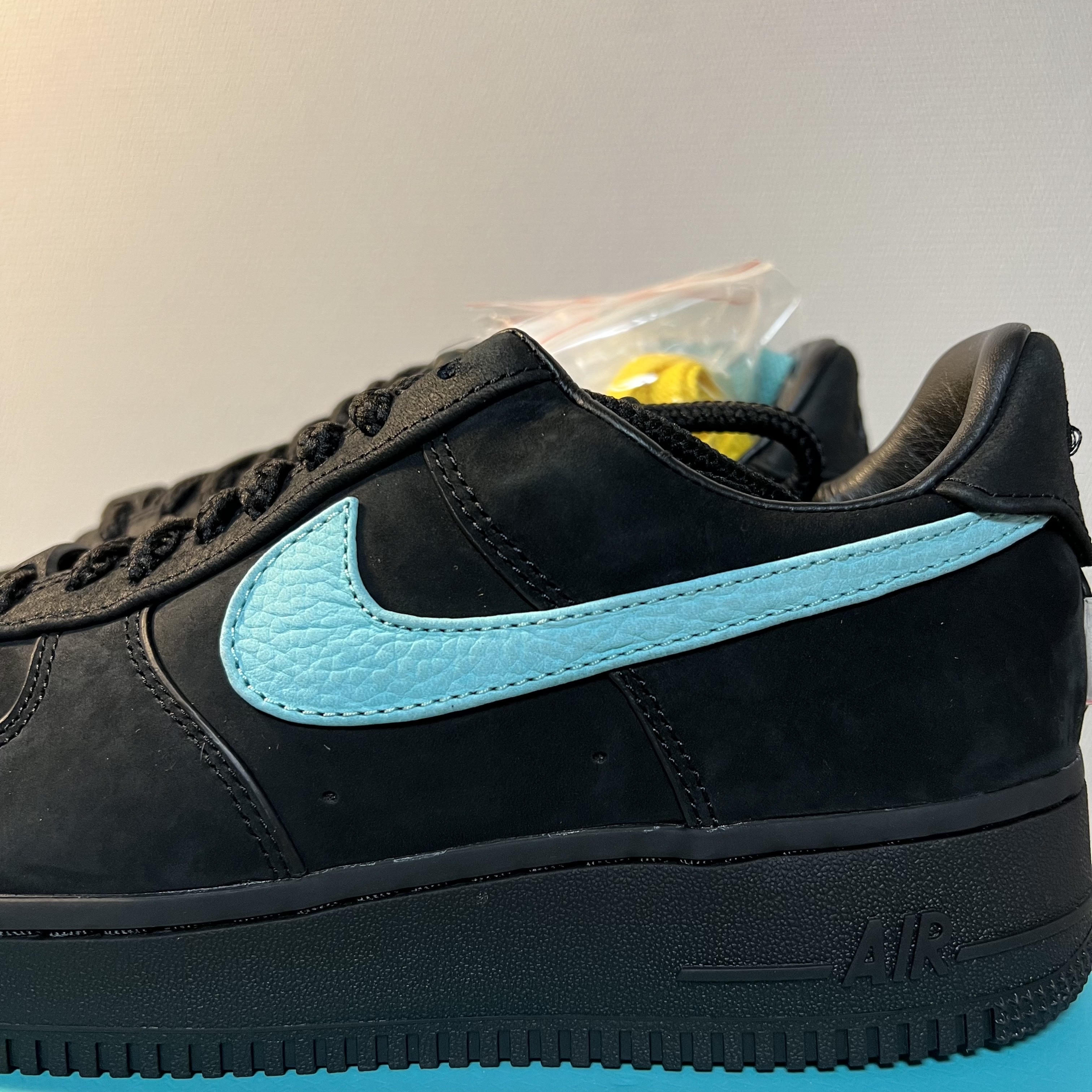 Nike x Tiffany & Co. Air Force 1 Low SP 1837 착용 스타일 - 1