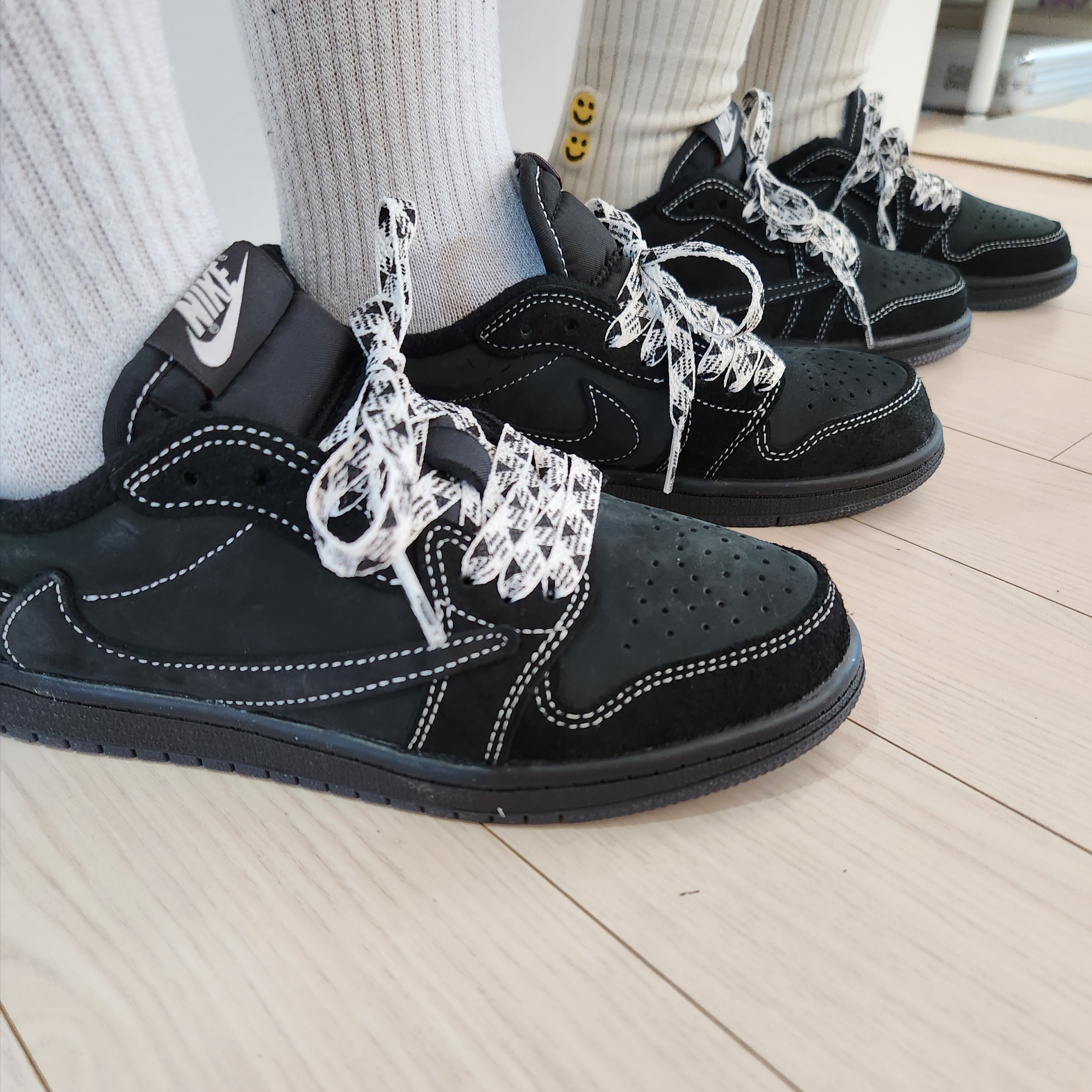 (PS) Jordan 1 x Travis Scott Retro Low OG SP Black Phantom 착용 스타일