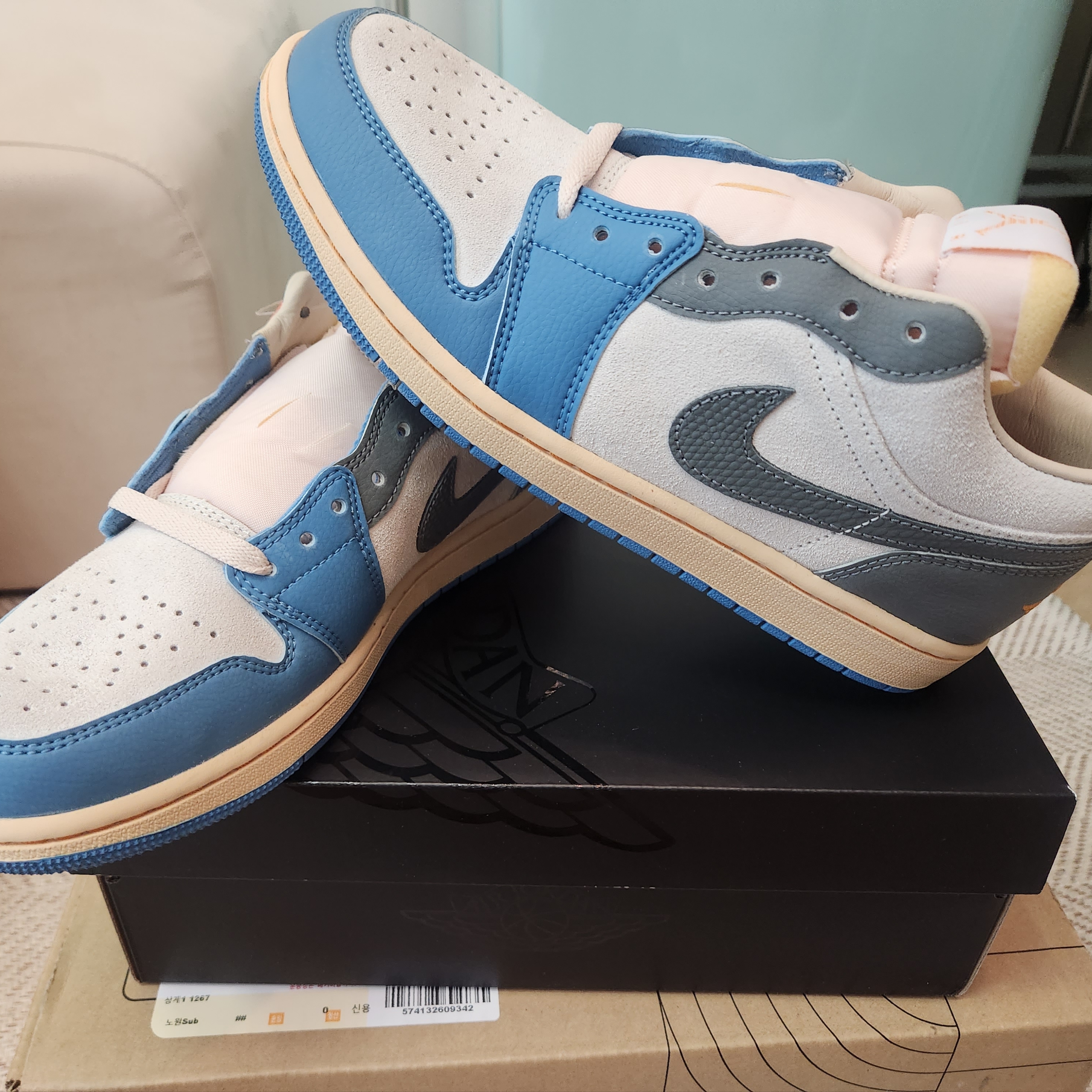 Jordan 1 Low SE Tokyo 96 착용 스타일 - 5