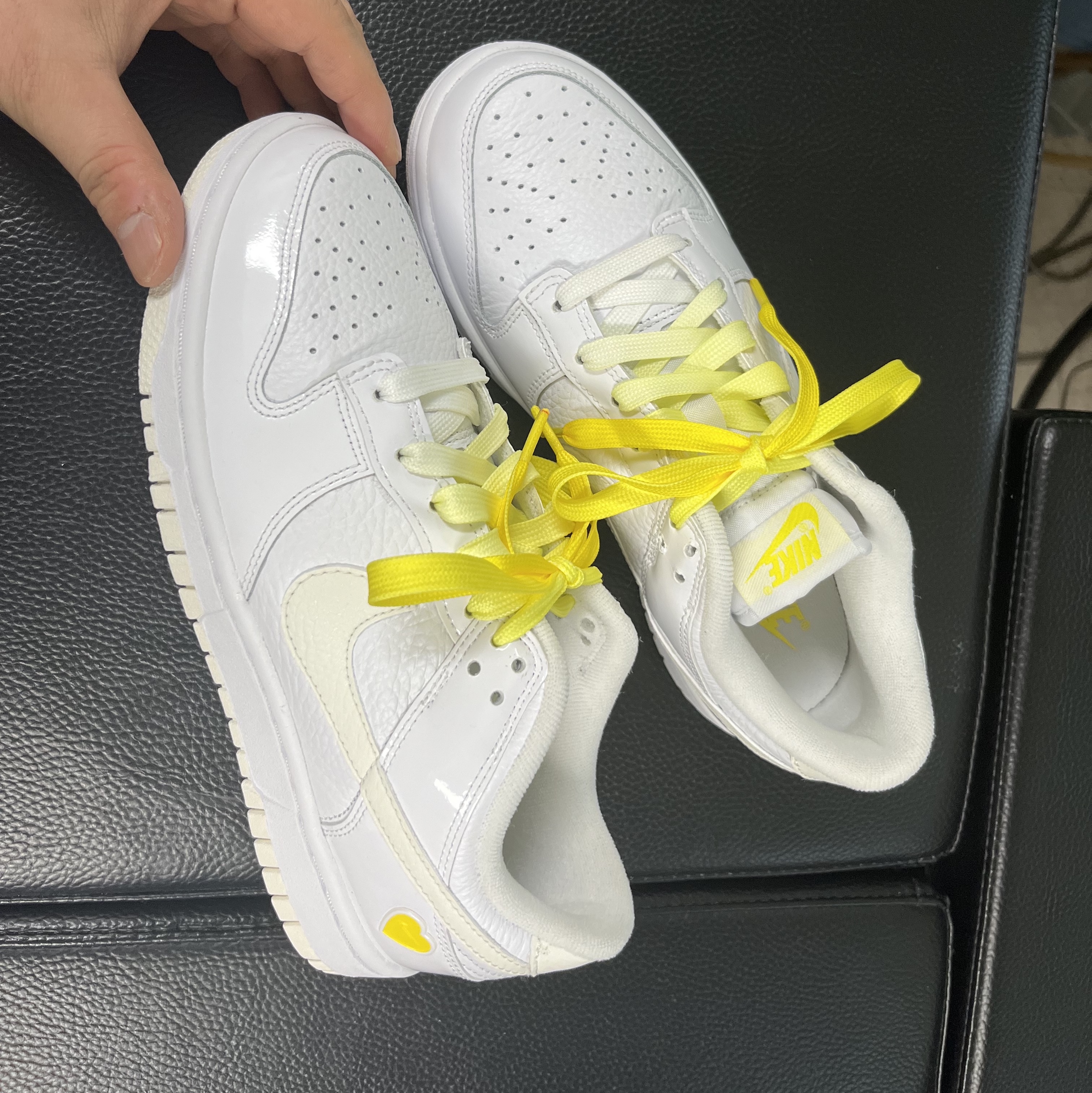 (W) Nike Dunk Low Valentine's Day White Optic Yellow 착용 스타일 - 1
