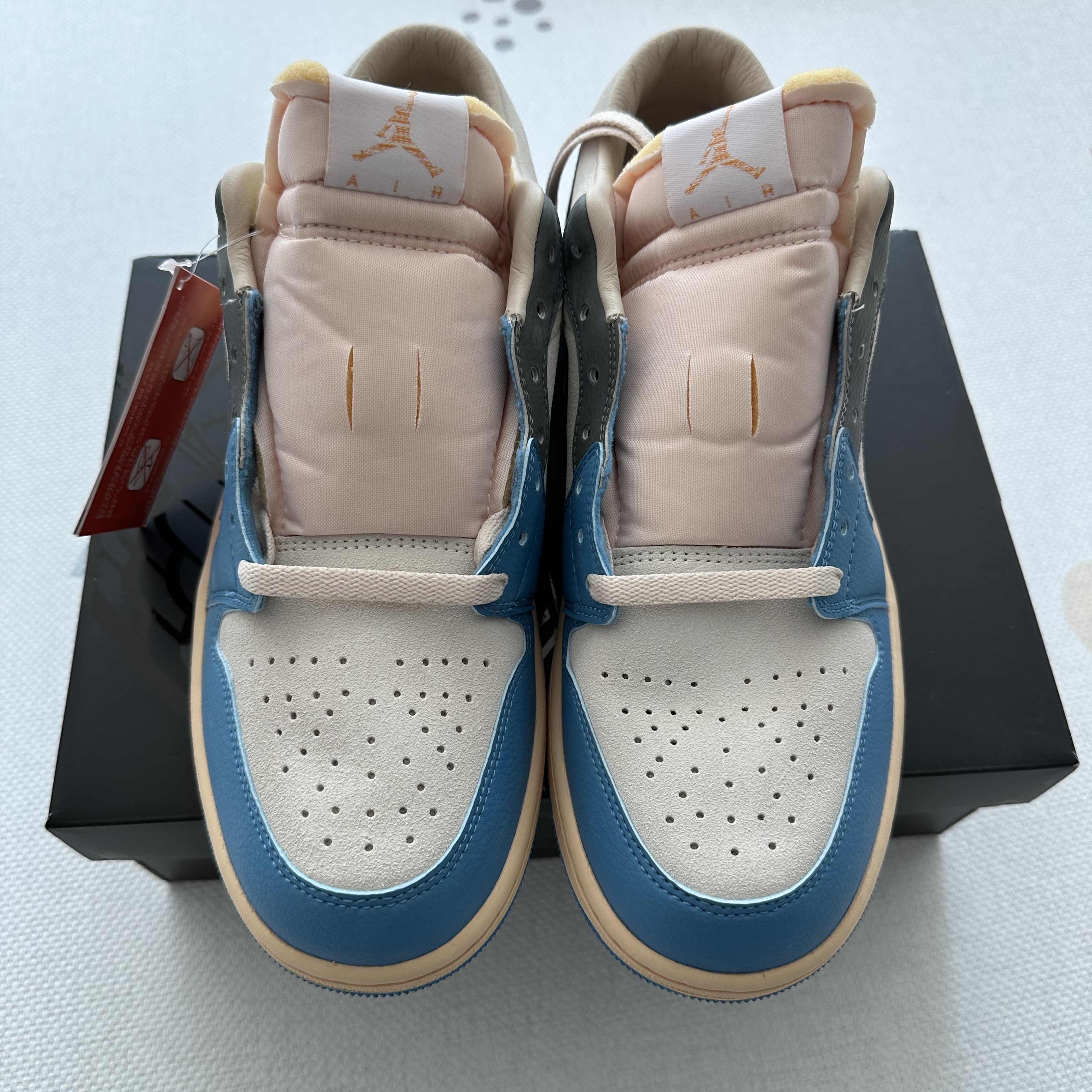 Jordan 1 Low SE Tokyo 96 착용 스타일 - 2