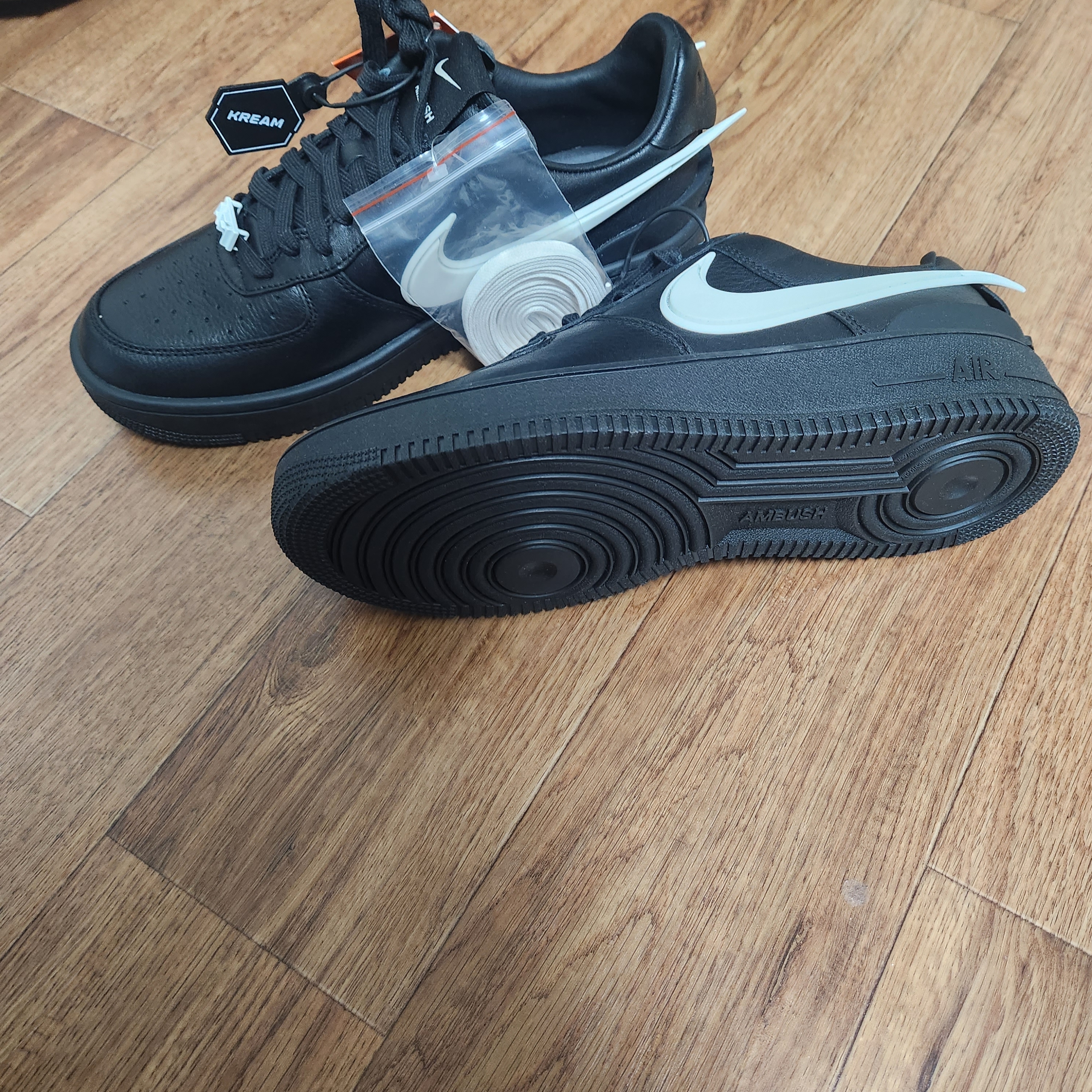 Nike x Ambush Air Force 1 Low SP Black 착용 스타일 - 2