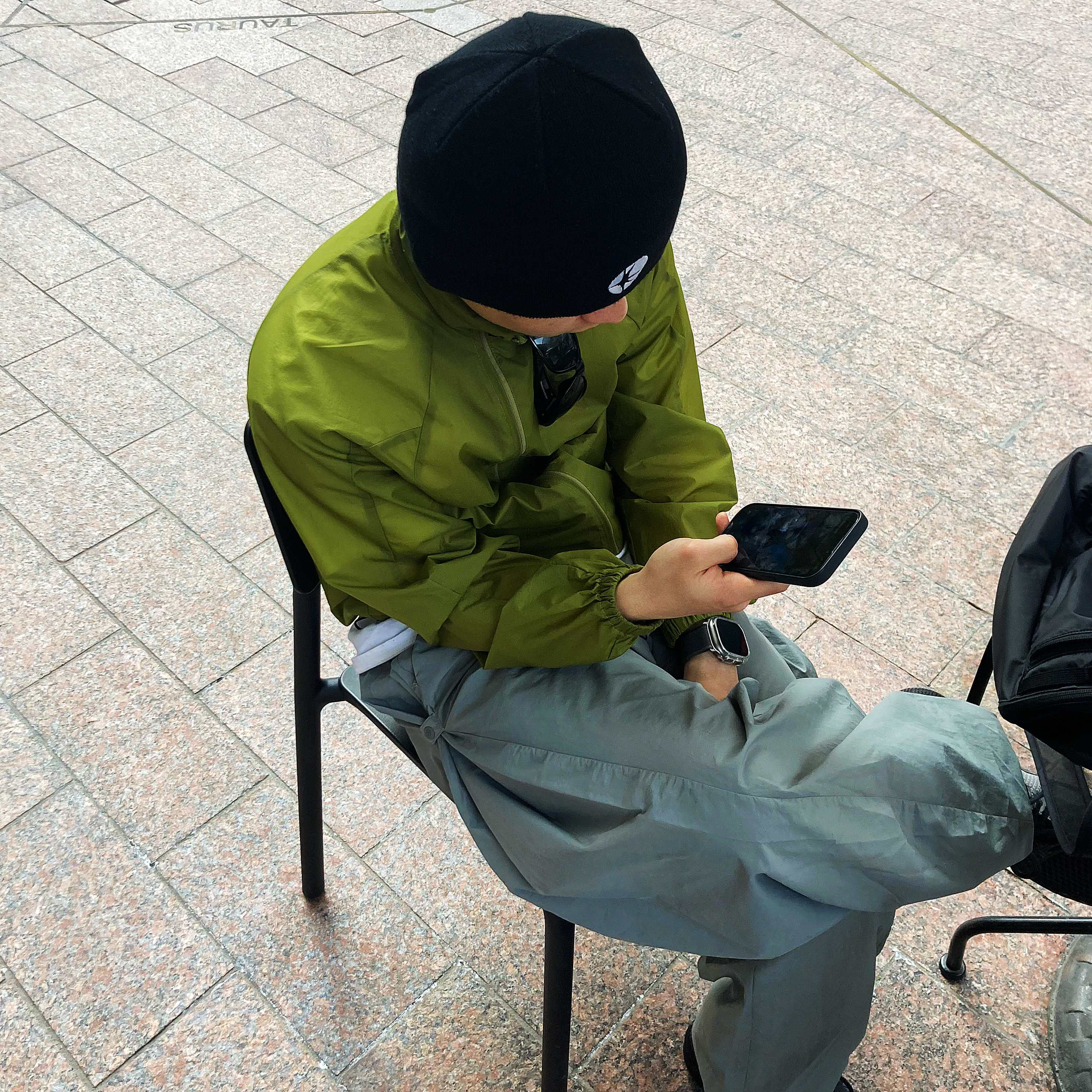 Arc'teryx Heliad 15 Backpack Black, Asics x Kiko Kostadinov Gel Sokat Infinity Dark Grey 착용 스타일 - 1